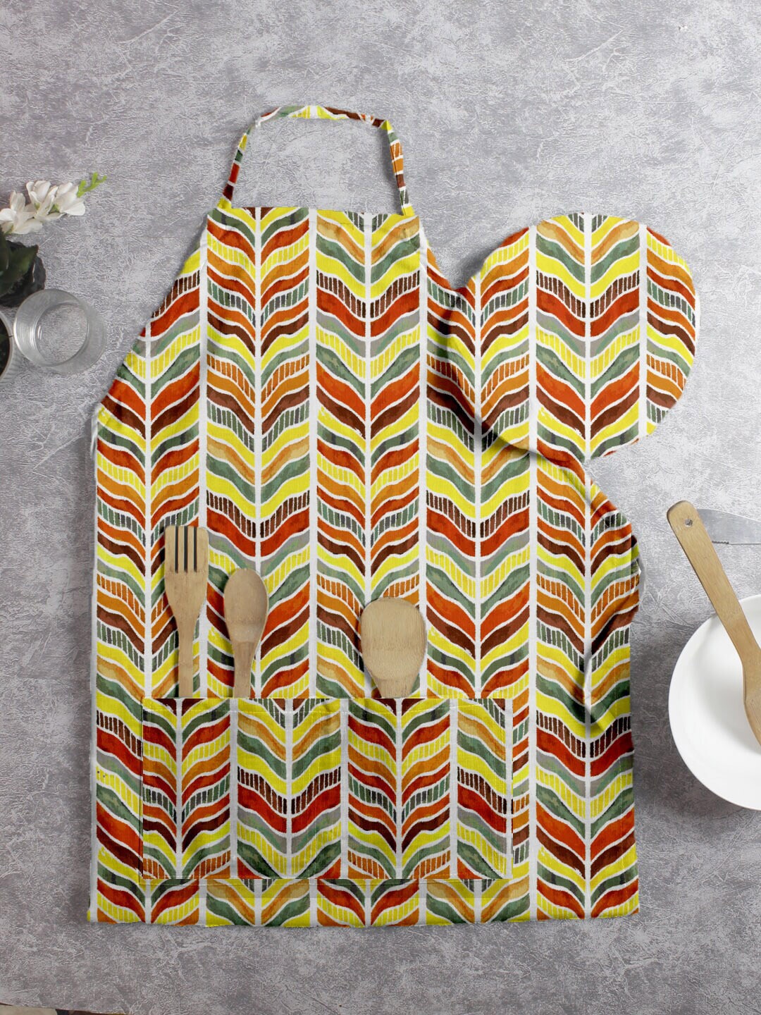 

HOUZZCODE Unisex Yellow & Orange Coloured Printed Apron With Cap