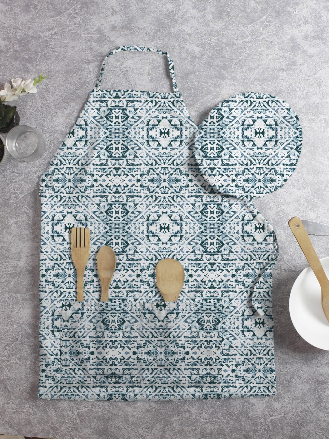 

HOUZZCODE Set of 2 Green Printed Apron & Cap