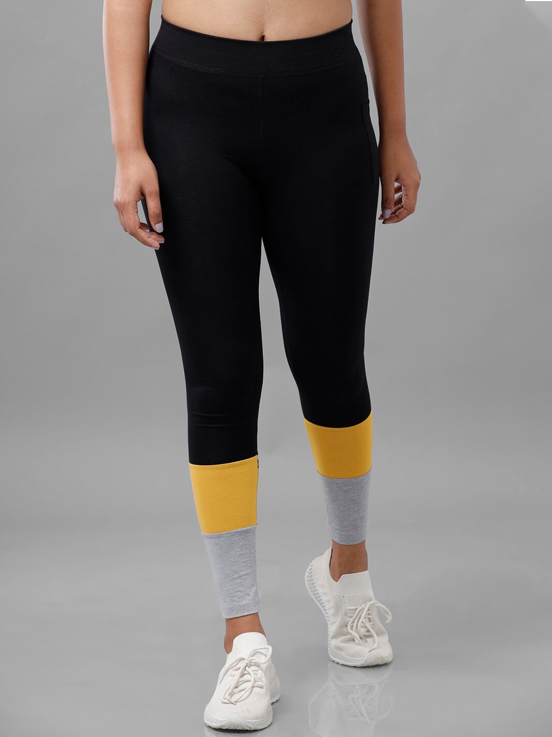 

De Moza Women Black & Yellow Colorblocked Activewear Tights