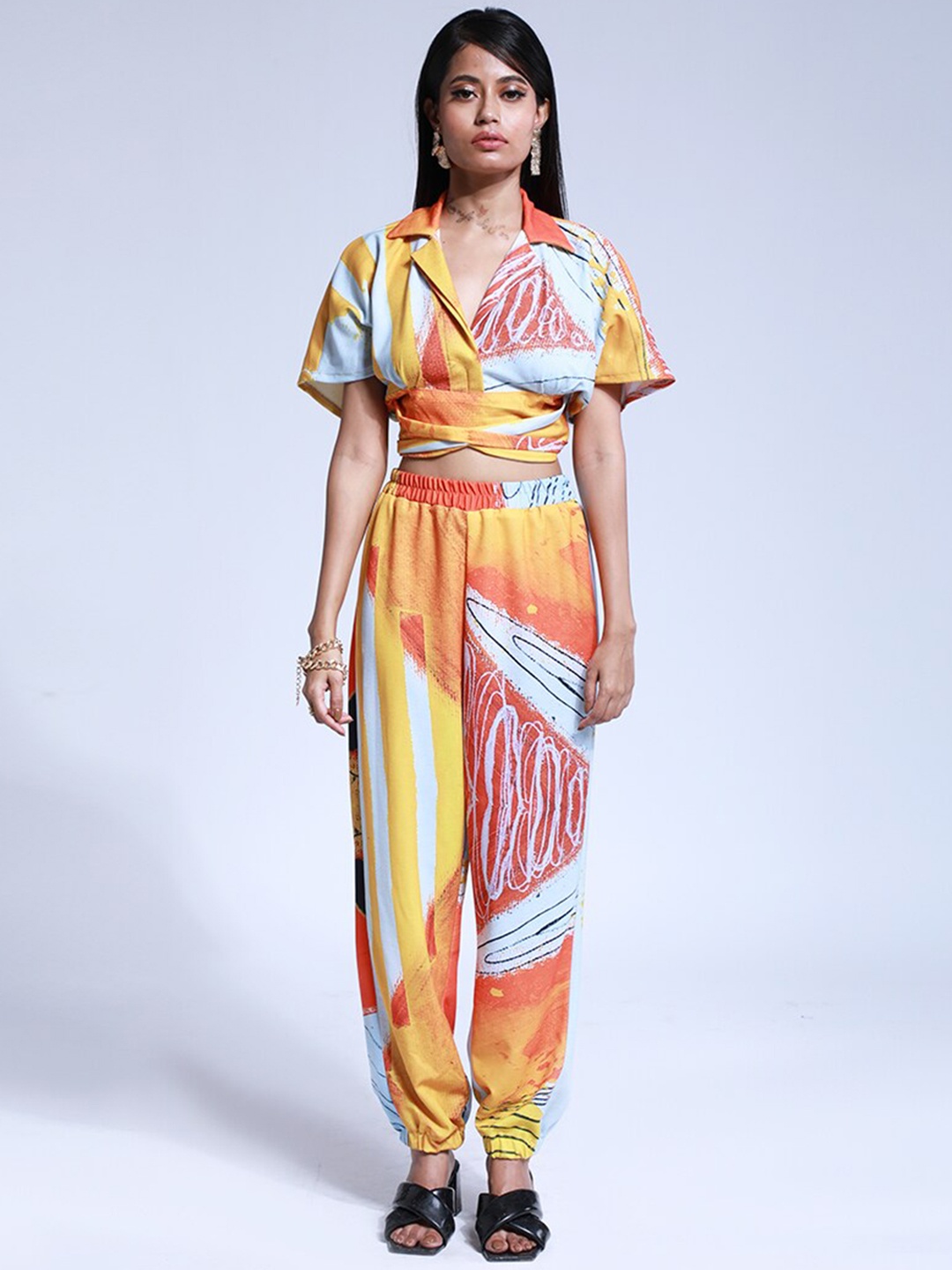

MISSY Women Yellow Printed Loose Fit High-Rise Trousers