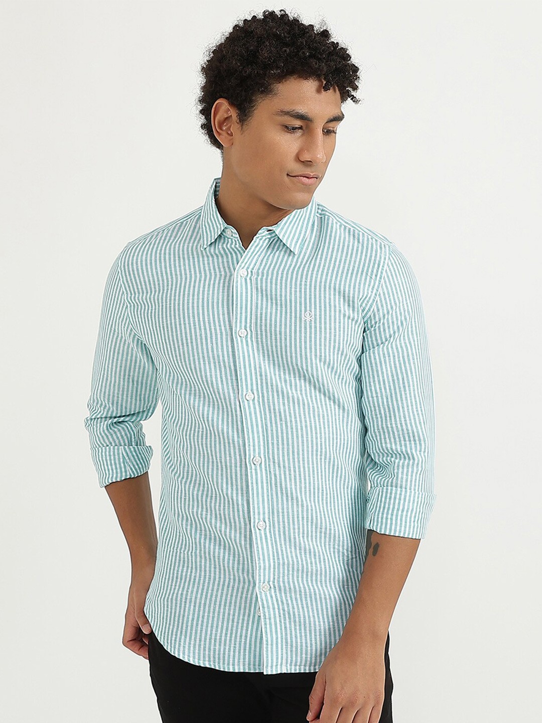 

United Colors of Benetton Men Blue Slim Fit Striped Casual Shirt
