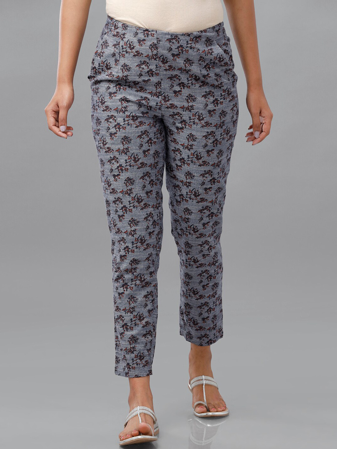 

De Moza Women Grey Floral Printed Cigarette Trousers
