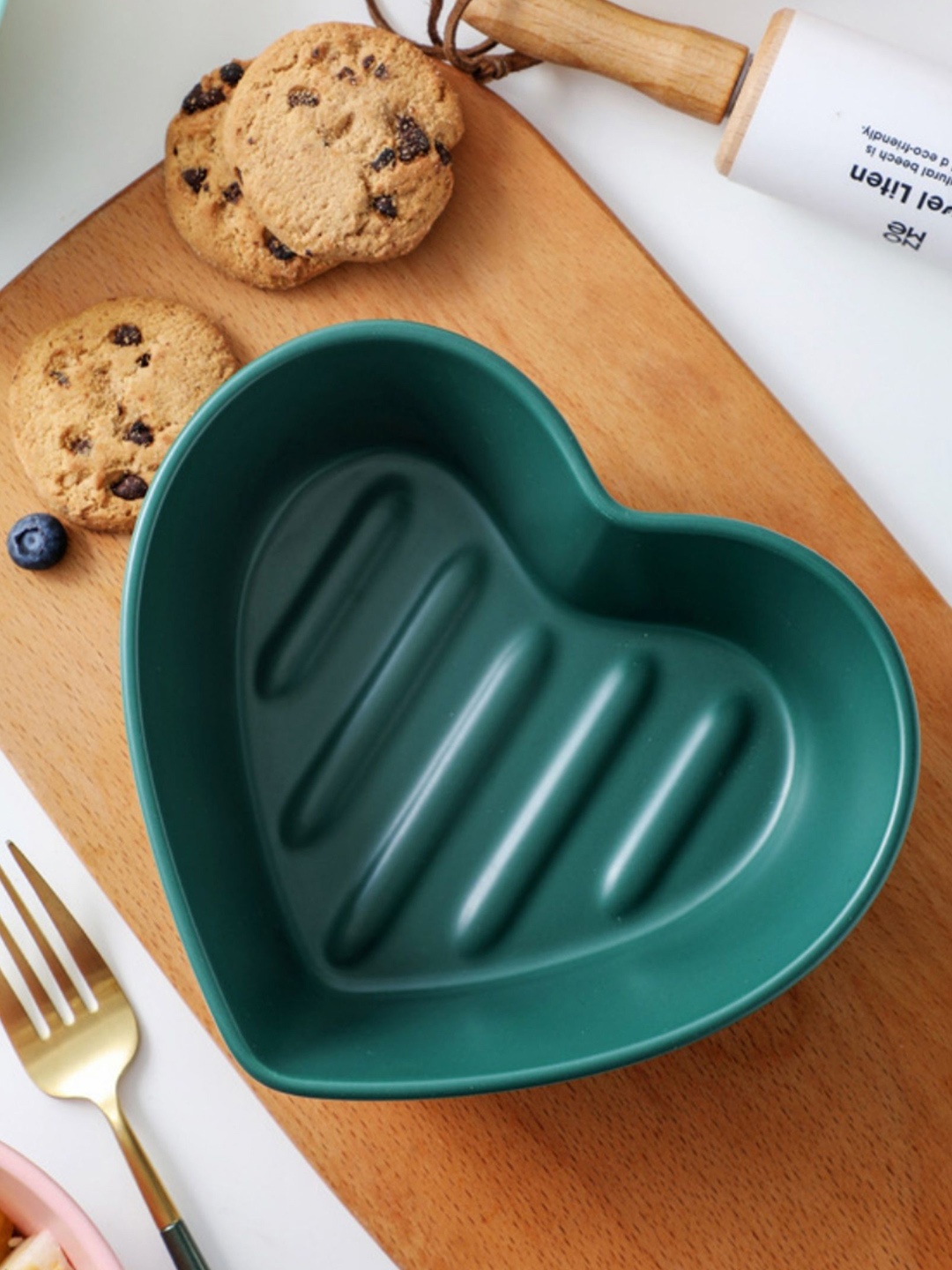 

Nestasia Dark Green Heart Shaped Ceramic Bowl 600 ML