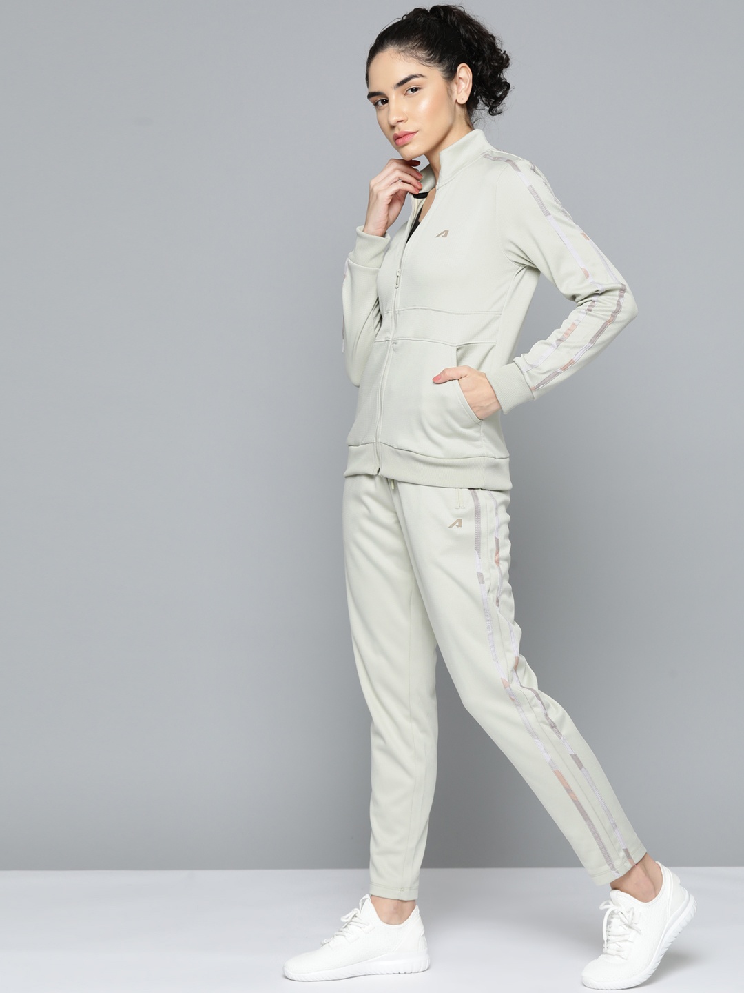 

Alcis Women Solid Tracksuit, Cream