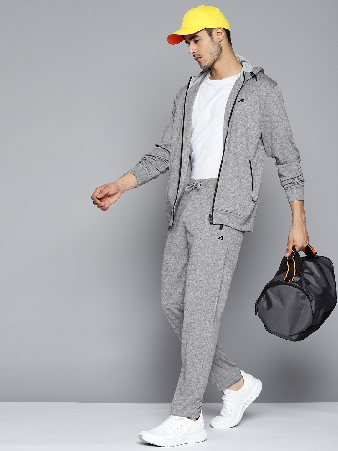 

Alcis Men Grey Solid Tracksuit