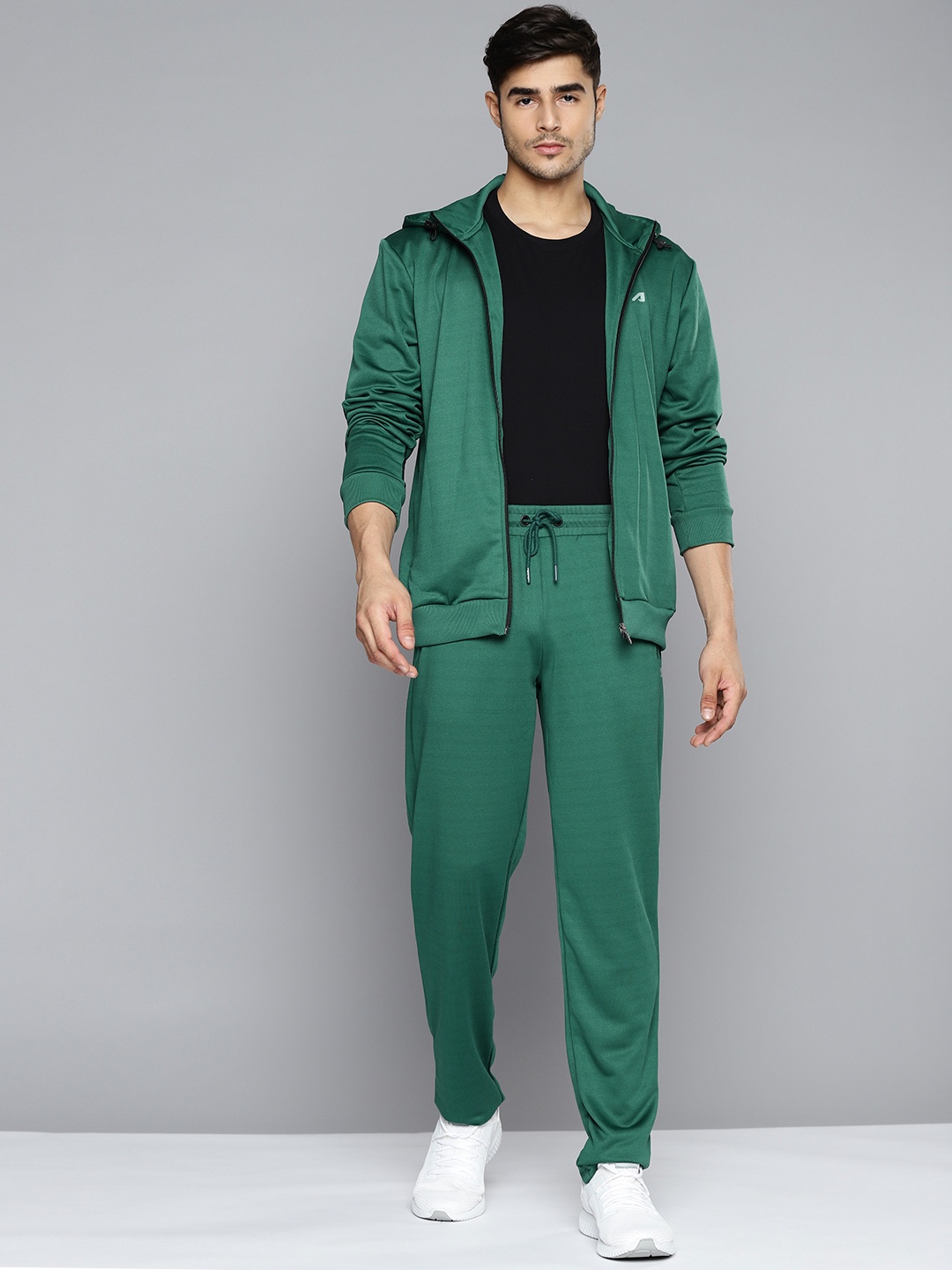 

Alcis Men Green Solid Tracksuit