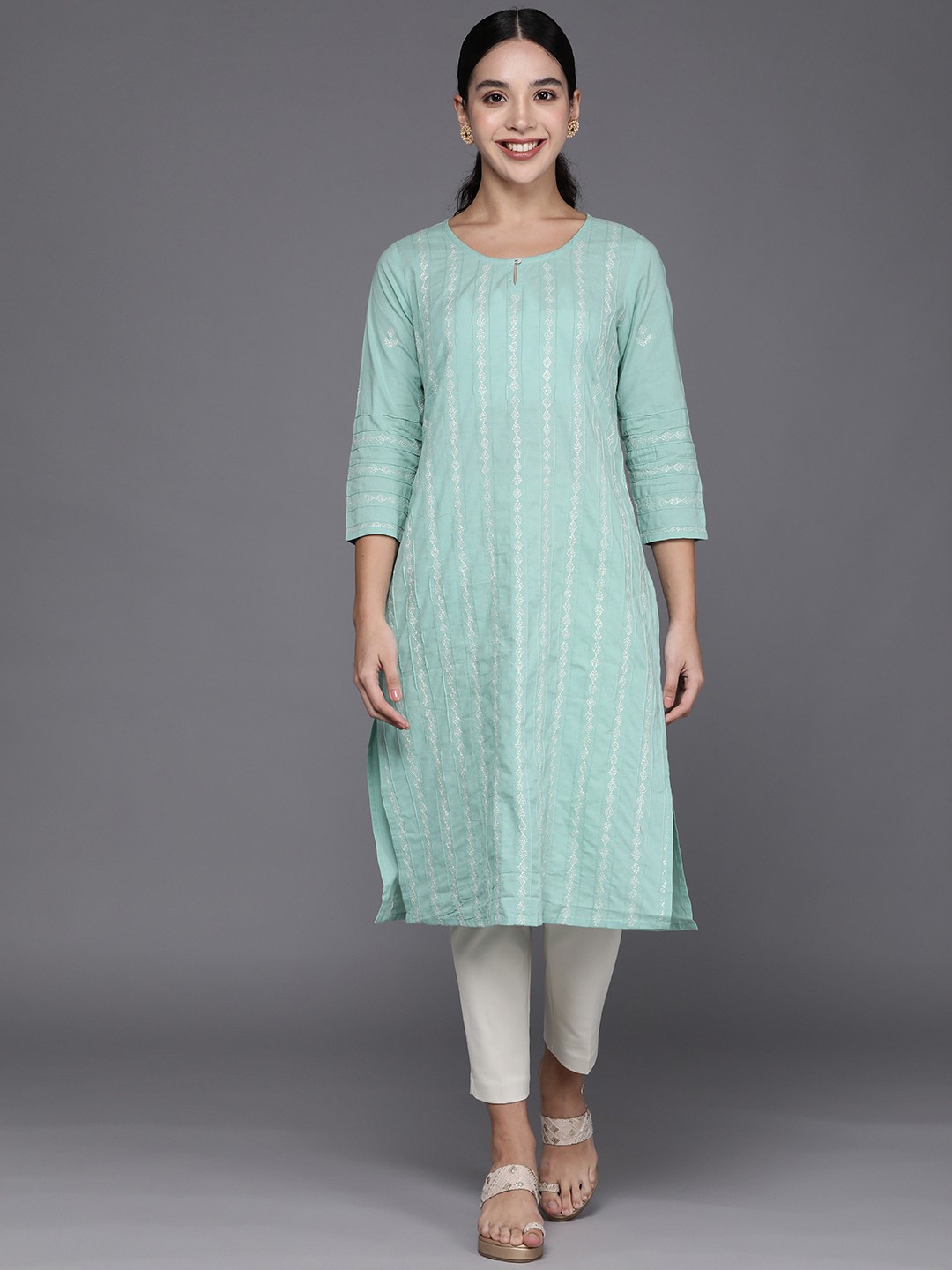 

Fabindia Women Blue & White Ethnic Motifs Chikankari Embroidered Kurta