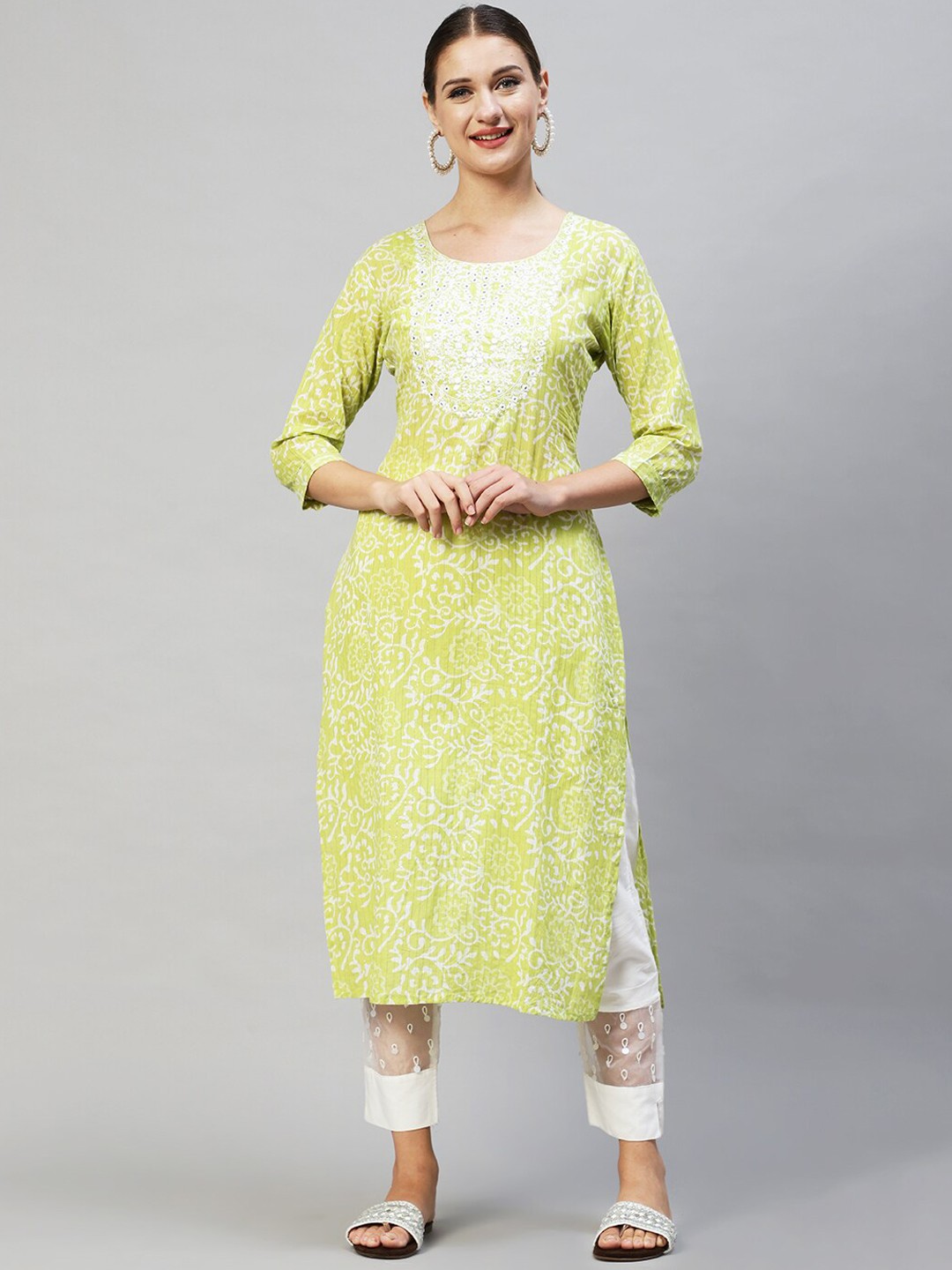 

FASHOR Women Green & White Geometric Yoke Design Kurta
