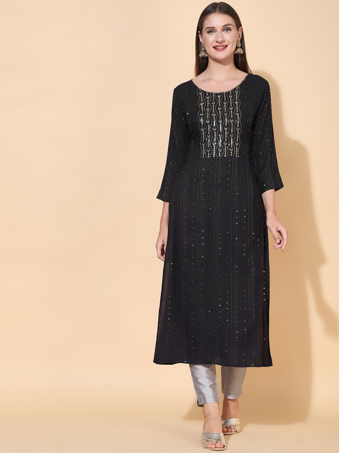 

FASHOR Women Black & Silver-Toned Geometric Embellished Kurta