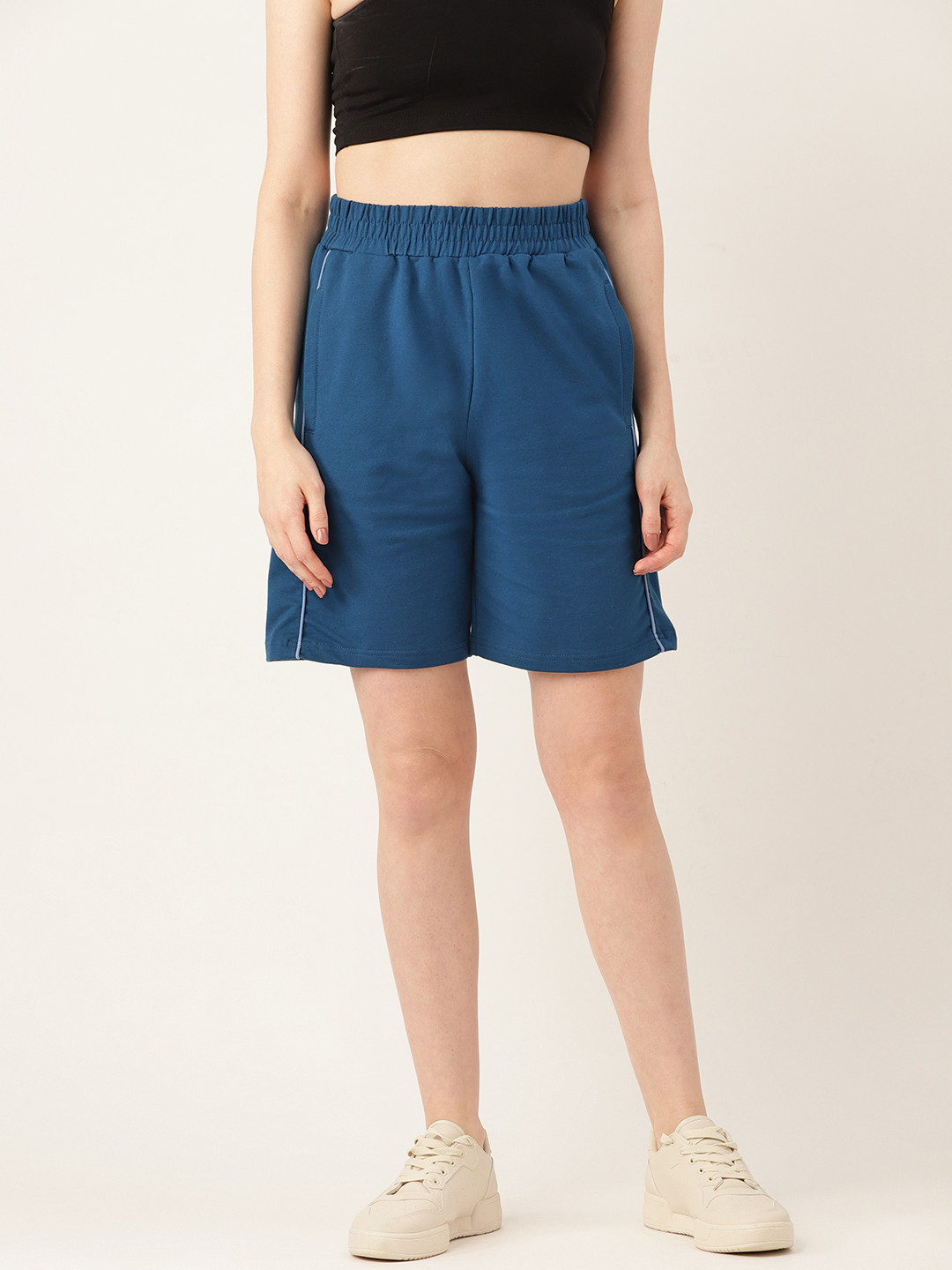 

FOREVER 21 Women Mid-Rise Contrast Tipping Shorts, Teal