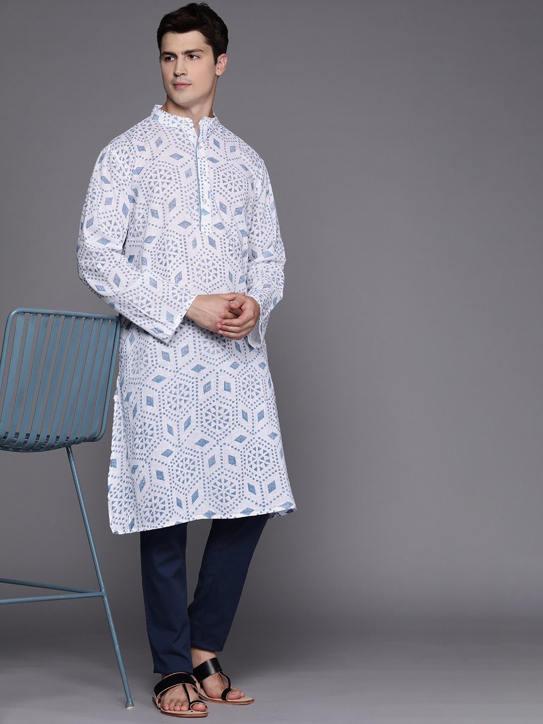 

Fabindia Men White & Blue Pure Cotton Handblock Print Kurta