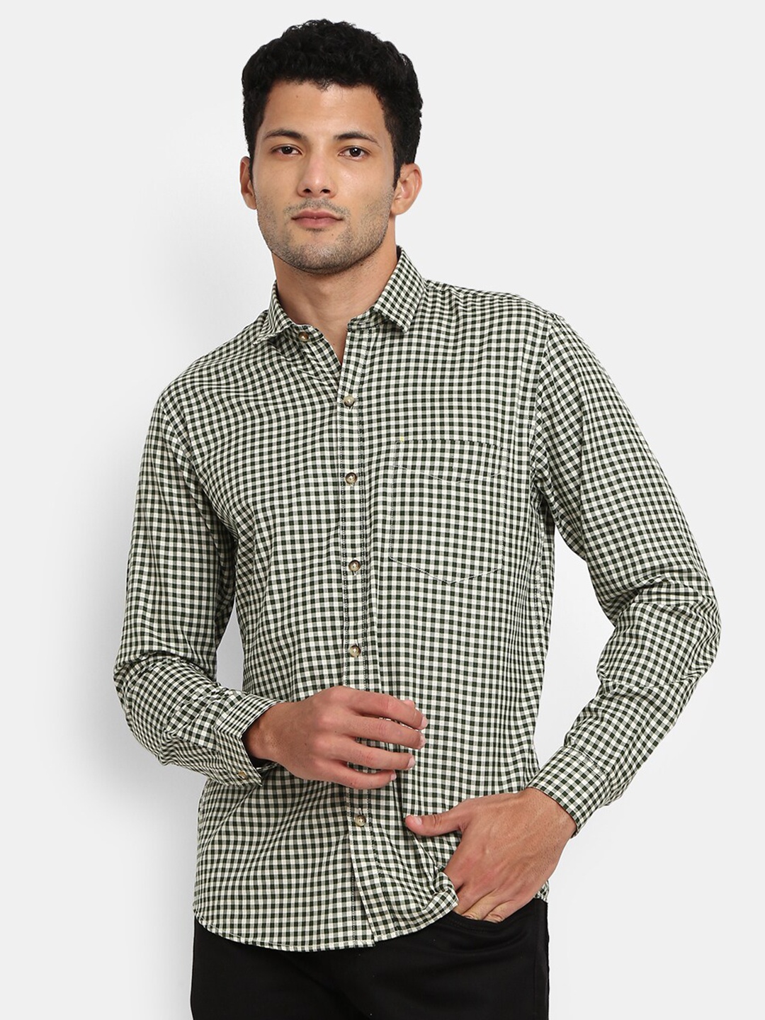 

V-Mart Men Green Checked Casual Shirt