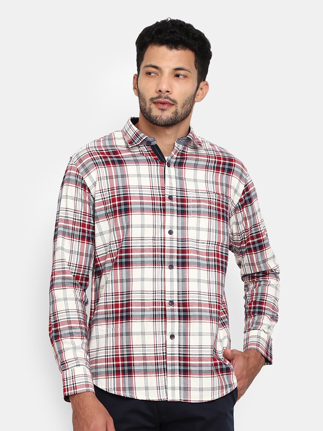 

V-Mart Men White & Red Checked Casual Shirt