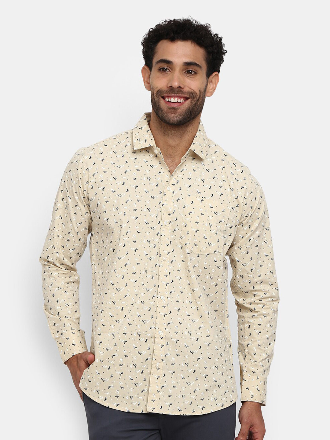 

V-Mart Men Yellow Floral Printed Casual Shirt