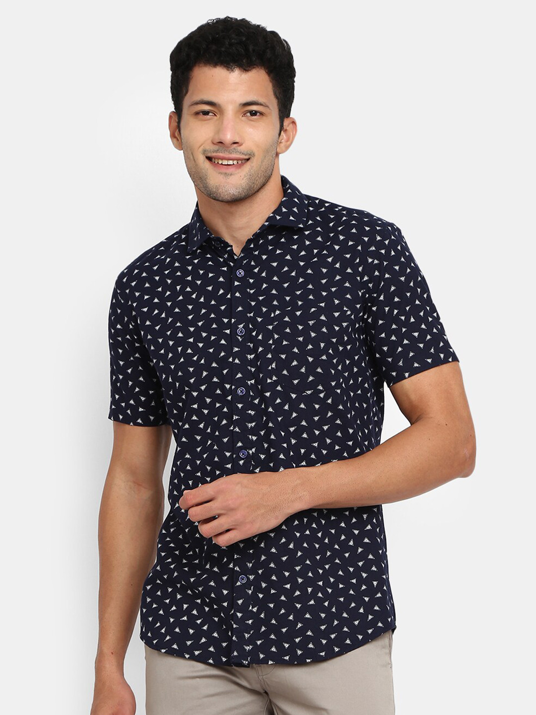 

V-Mart Men Blue Slim Fit Geometric Printed Casual Shirt