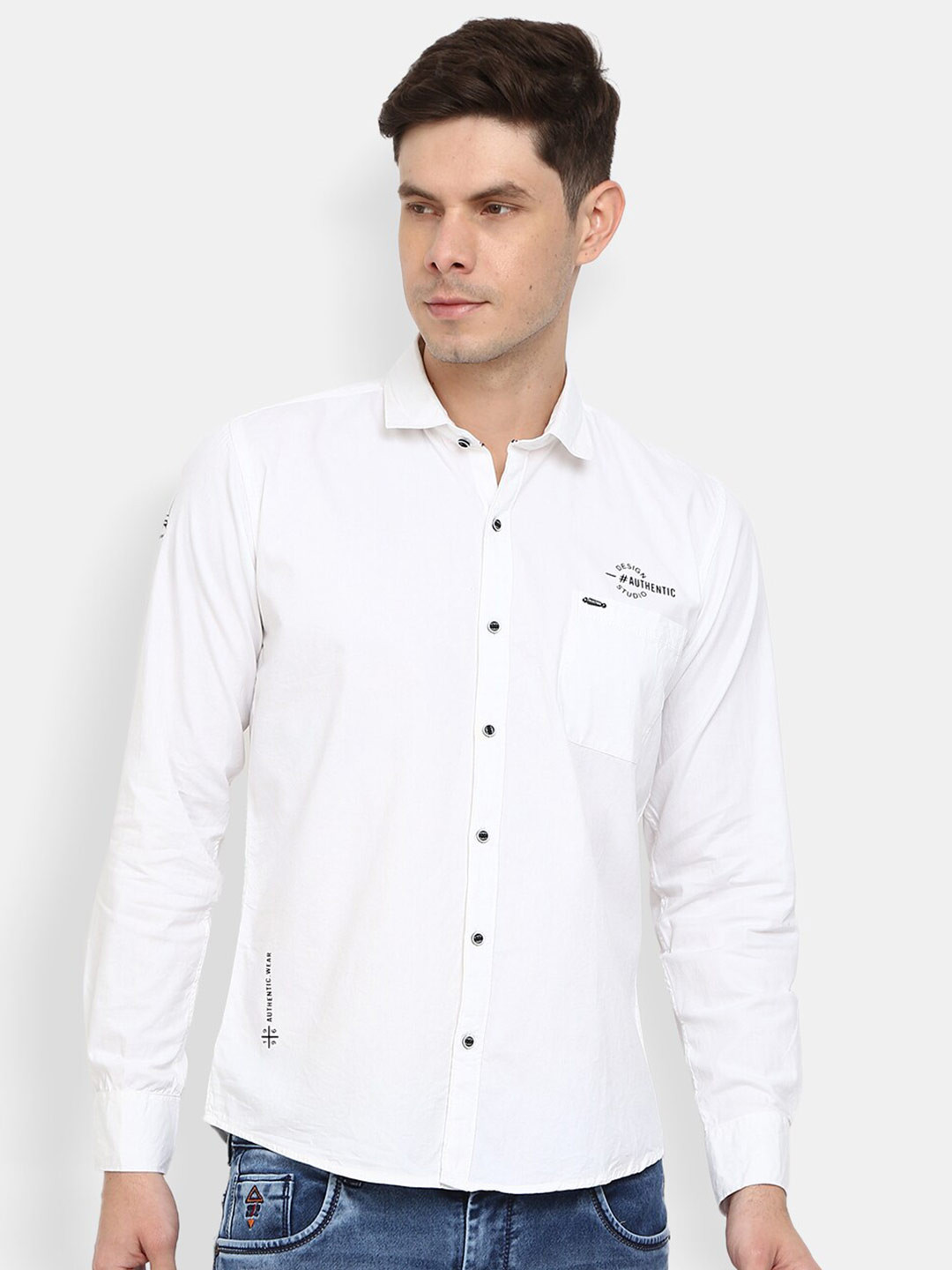 

V-Mart Men White Slim Fit Cotton Casual Shirt