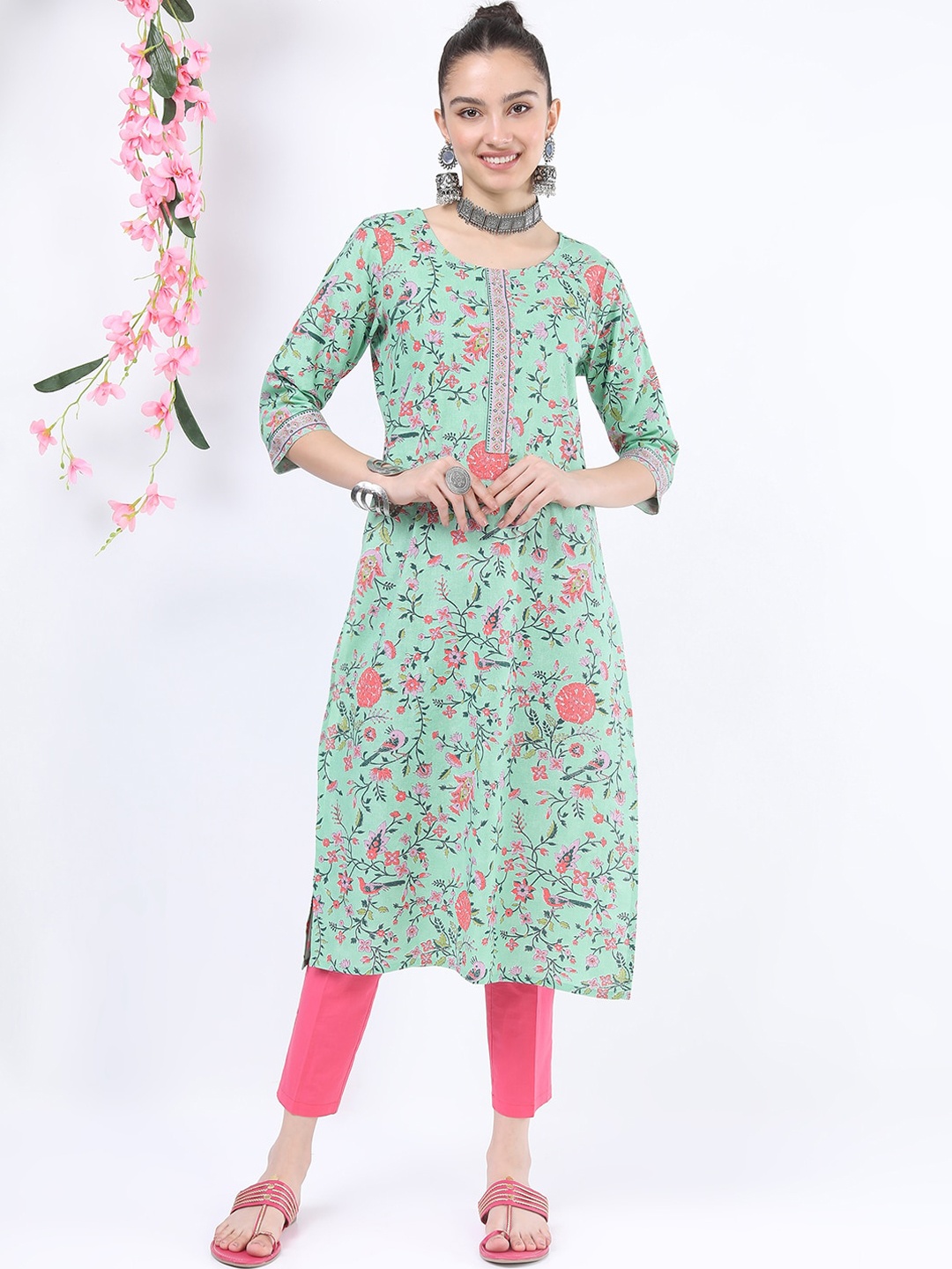 

Vishudh Women Green Floral Printed Kurta