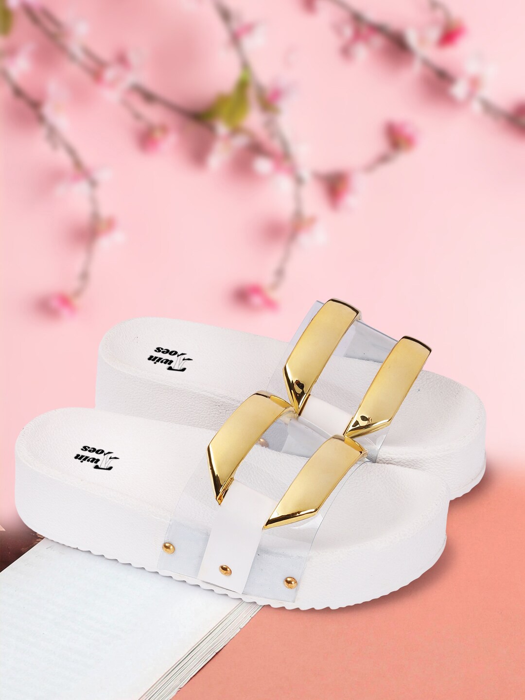 

TWIN TOES Women White Open Toe Flats