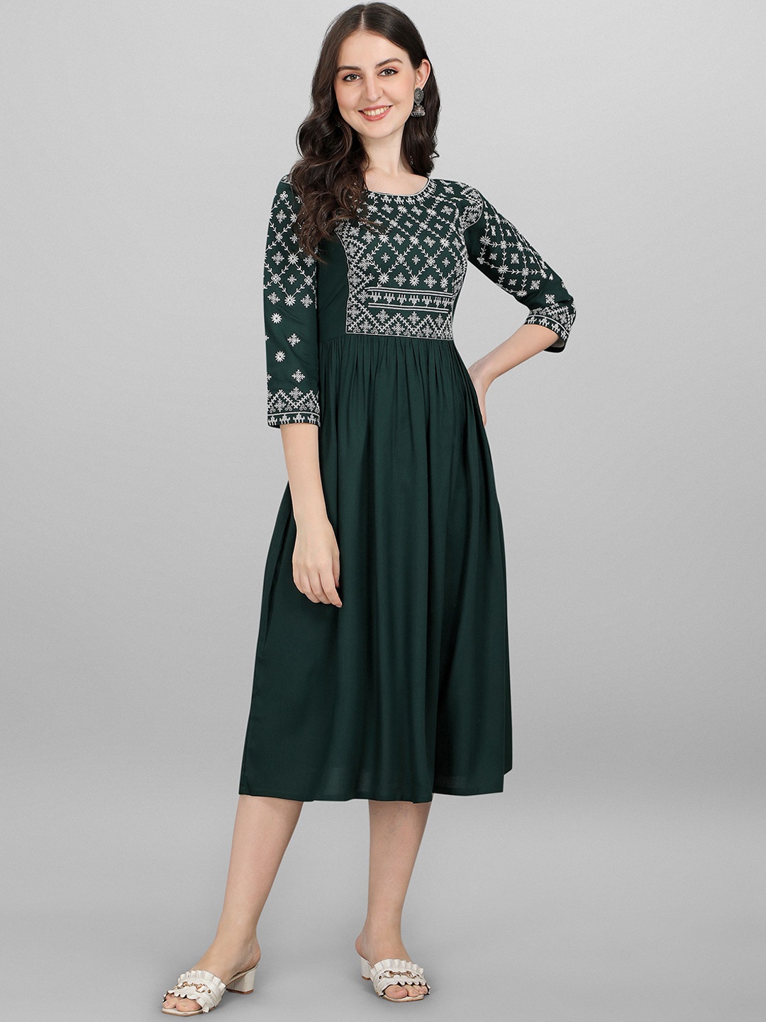 

FabFairy Women Green Yoke Design Thread Work Kurta