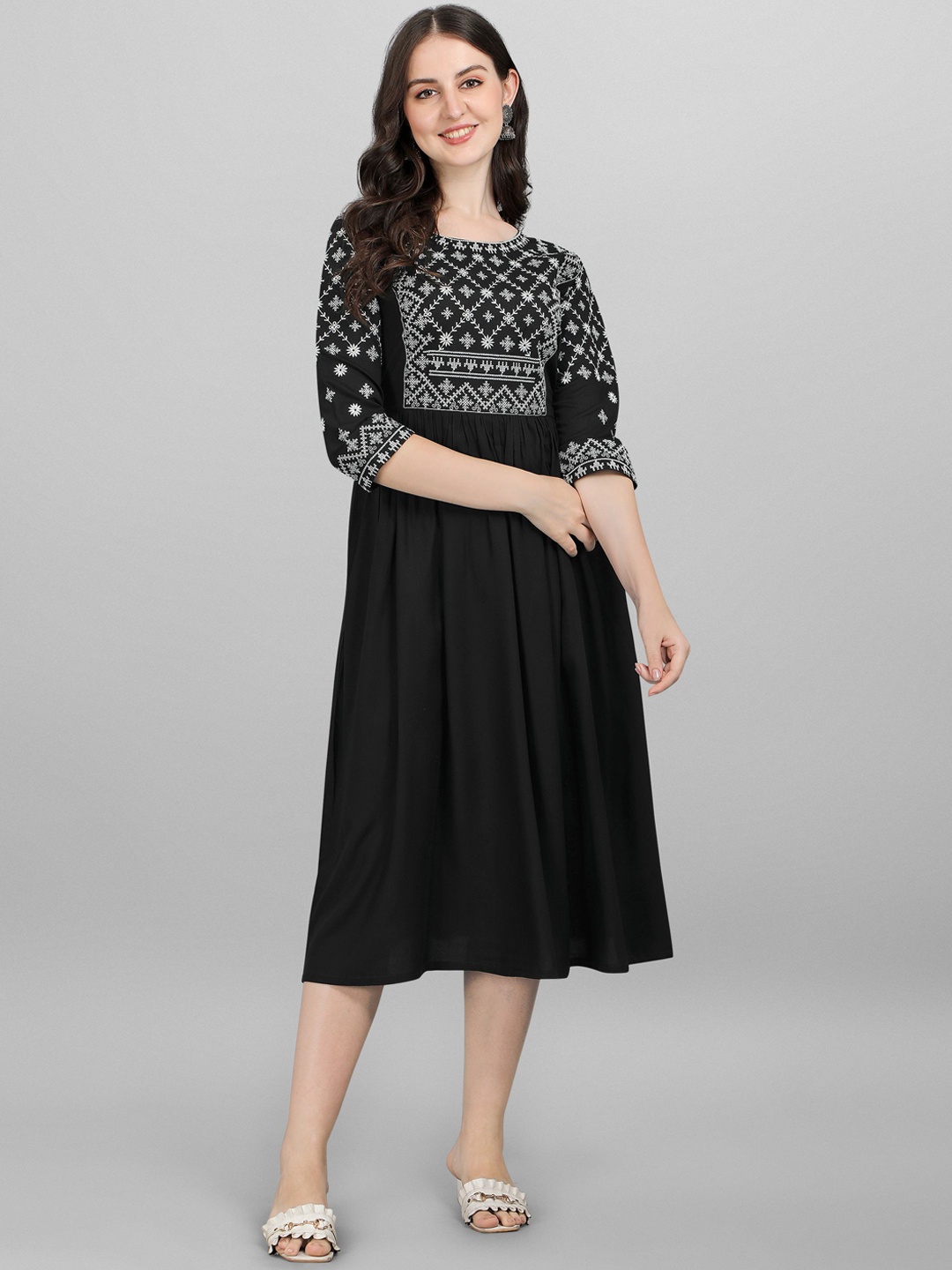 

FabFairy Women Black Ethnic Motifs Yoke Design Thread Work Kurta