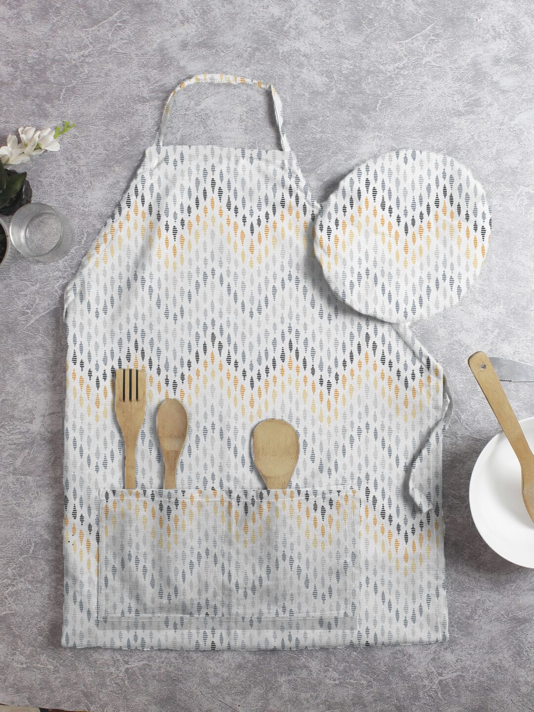 

HOUZZCODE Grey Printed Apron & Cap