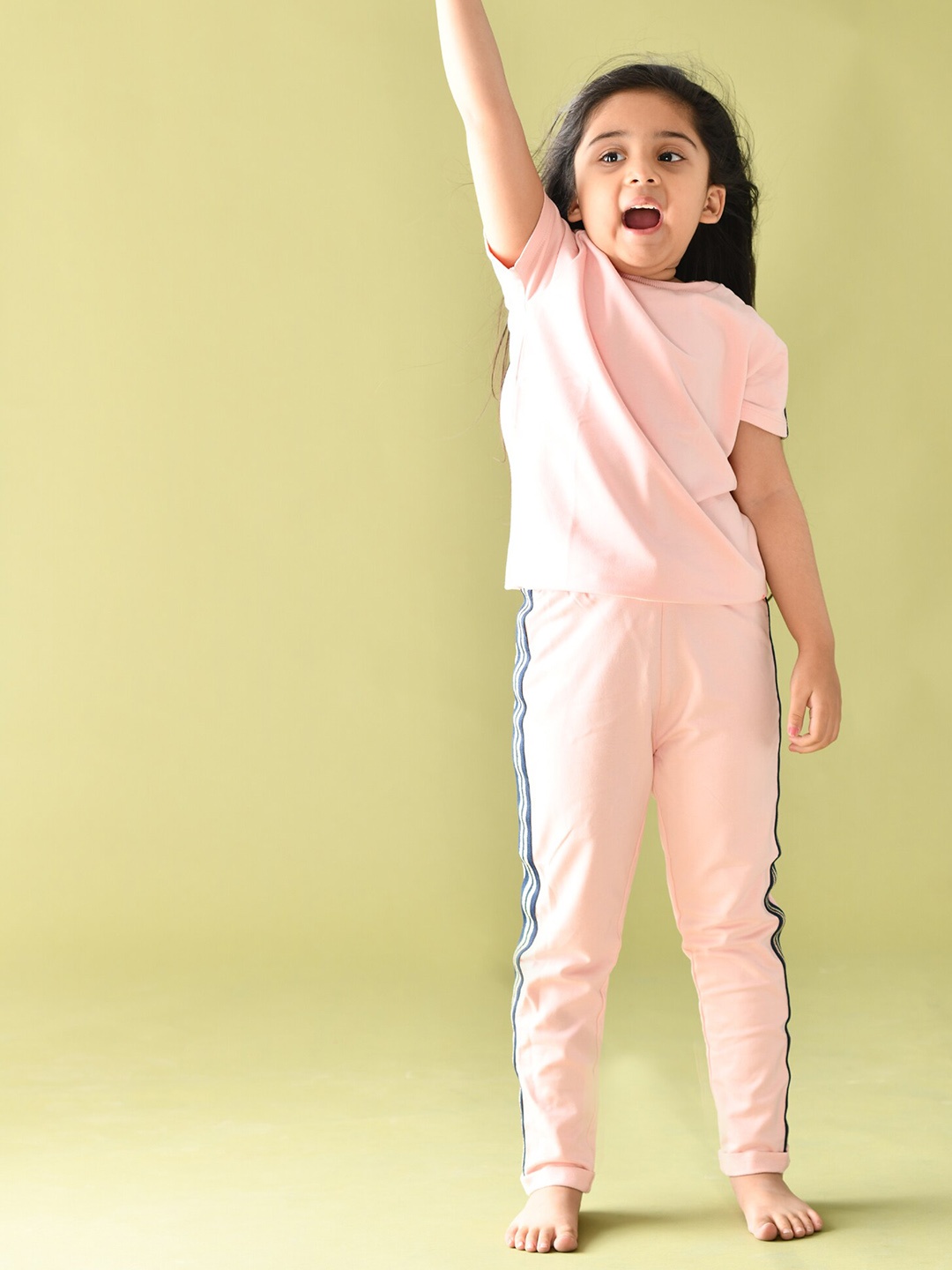 

Anthrilo Girls Pink Solid Night Suit