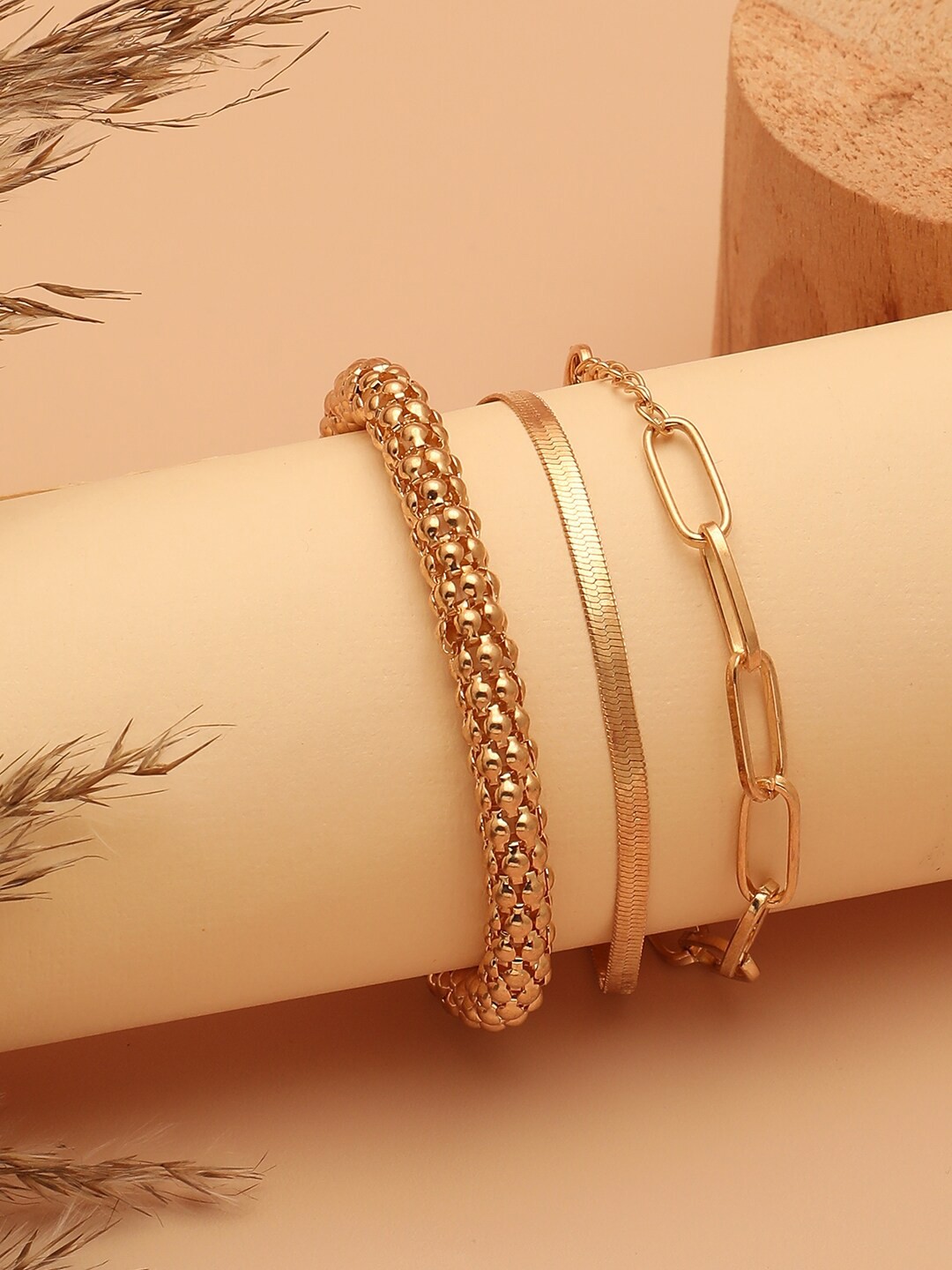 

SOHI Women 3 Gold-Toned Gold-Plated Charm Bracelet