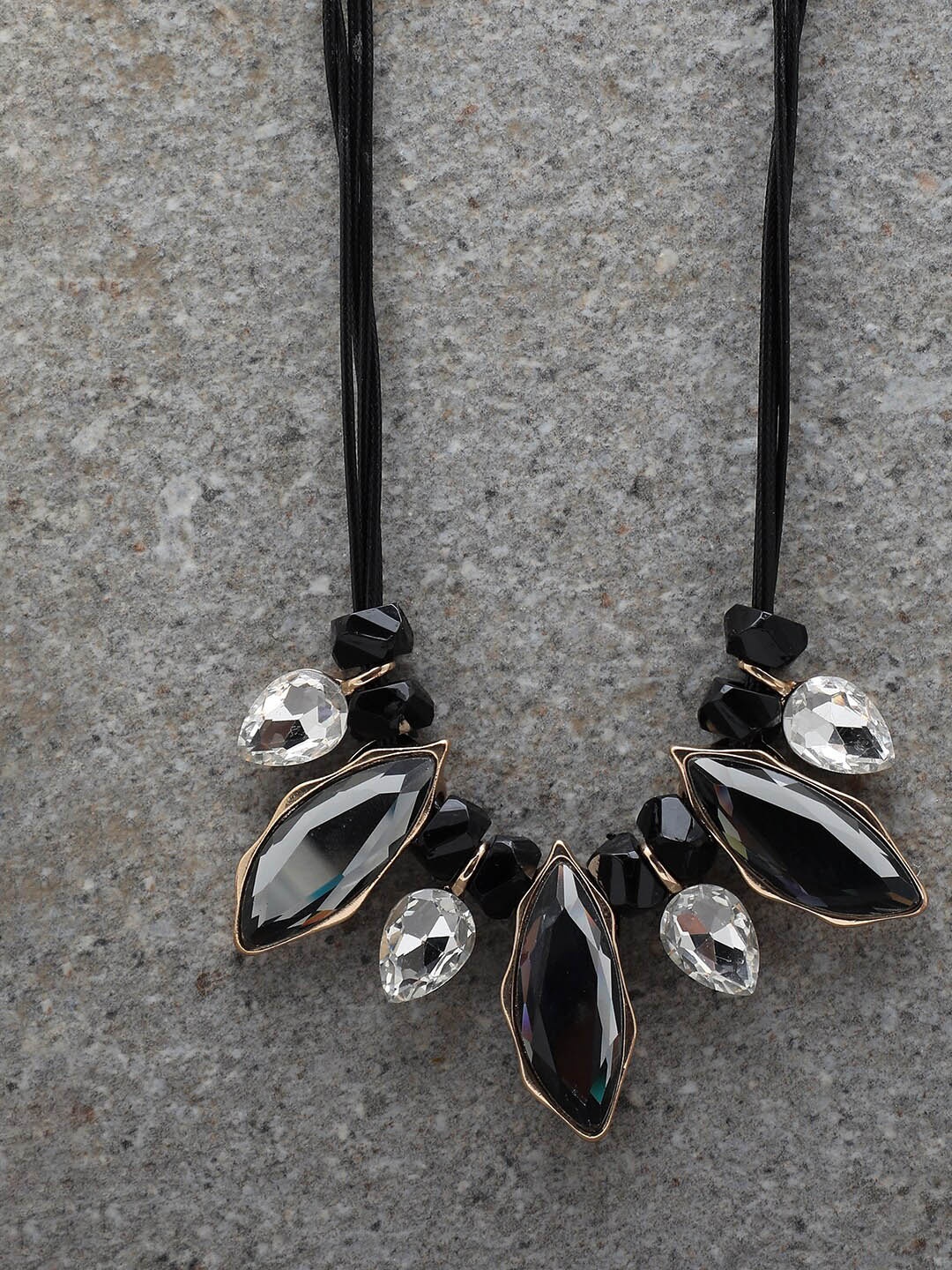 

SOHI Silver-Toned & Black Silver-Plated Necklace