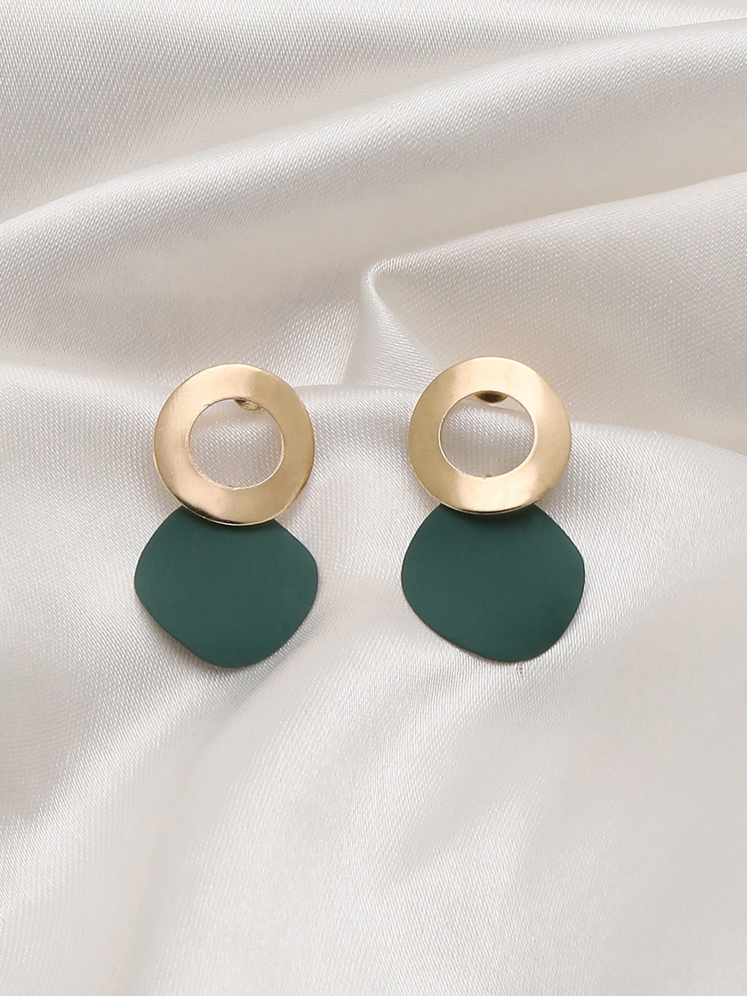 

SOHI Green & Gold-Toned Contemporary Studs Earrings