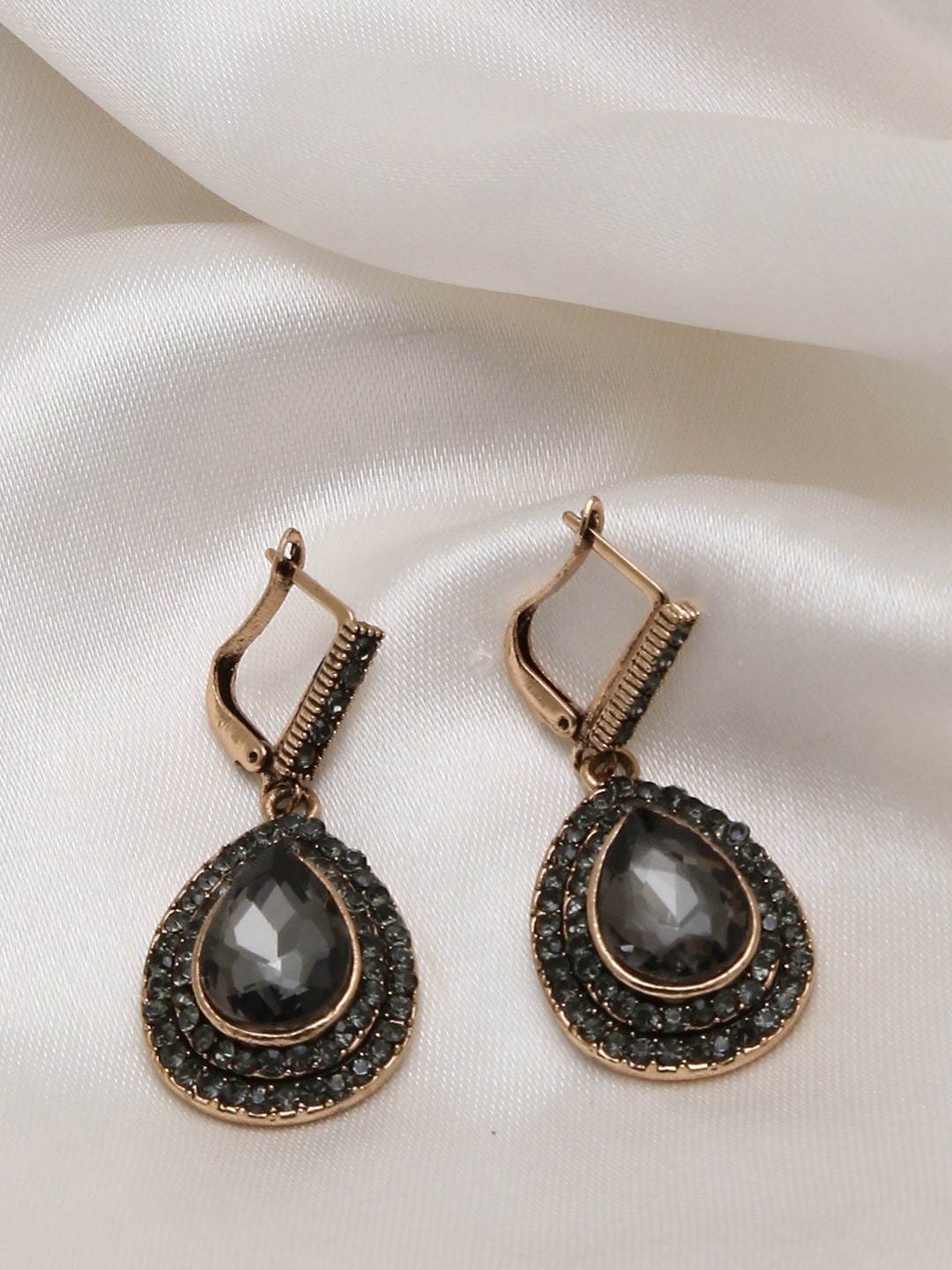 

SOHI Black & Gold Plated Designer Stone Contemporary Drop Earrings