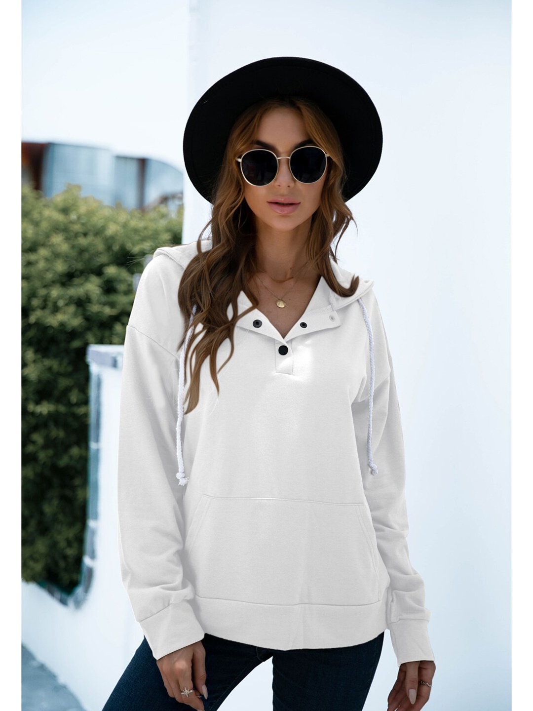 

BoStreet Women Soild White Hooded Sweatshirt