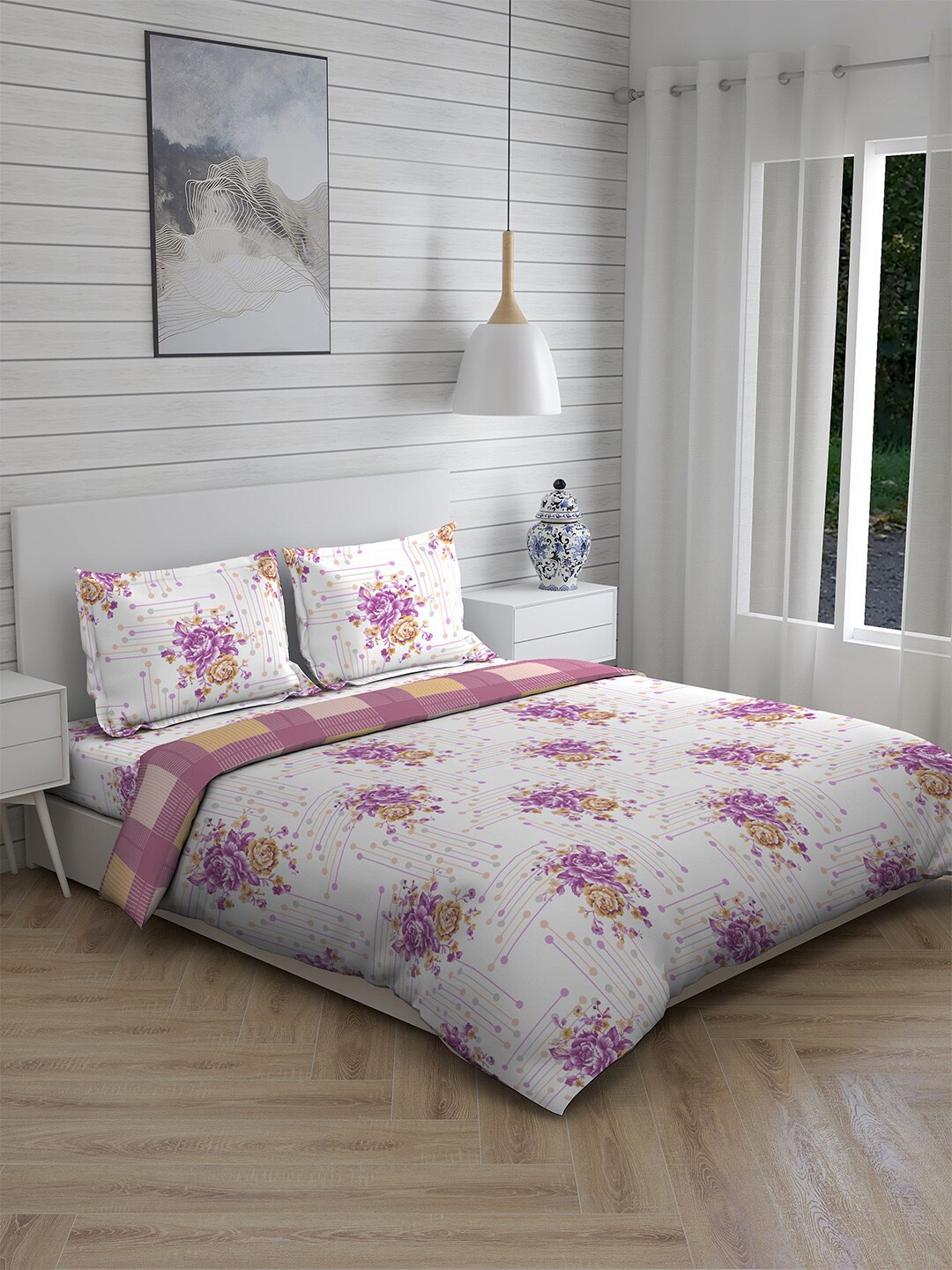 

Boutique Living India Pink Floral Printed Bedding Set