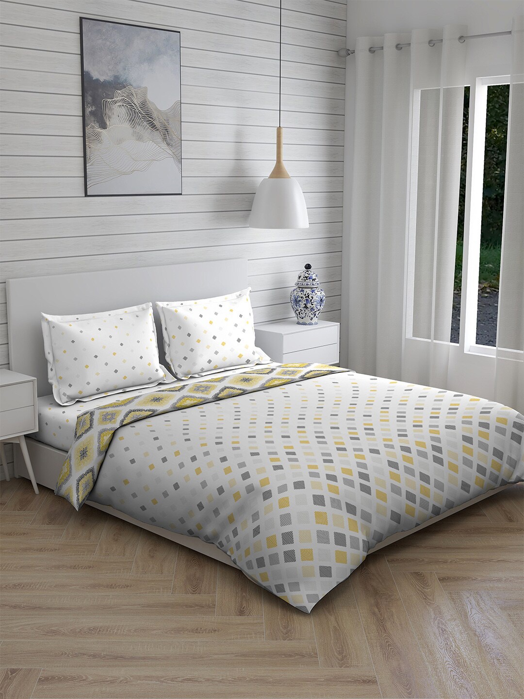 

Boutique Living India Grey Printed Cotton Double King 4-Piece Bedding Set