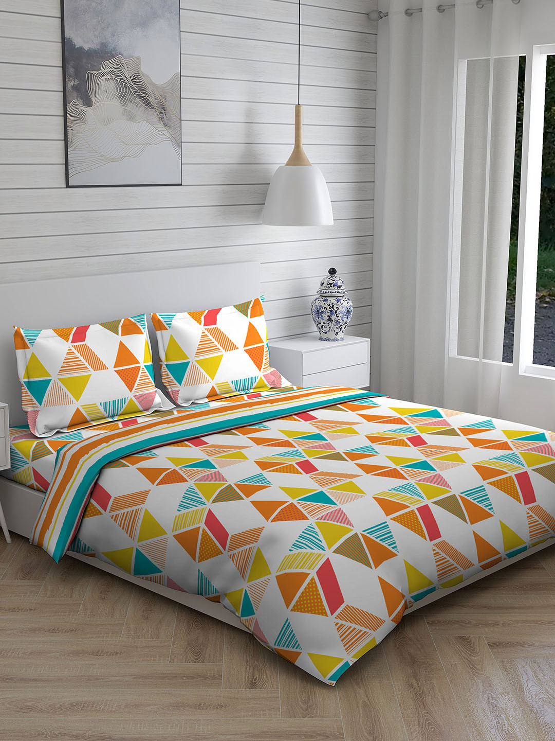 

LayersSet Of 4 Orange & White Geometric Printed Cotton 225TC Double King Bedding Set