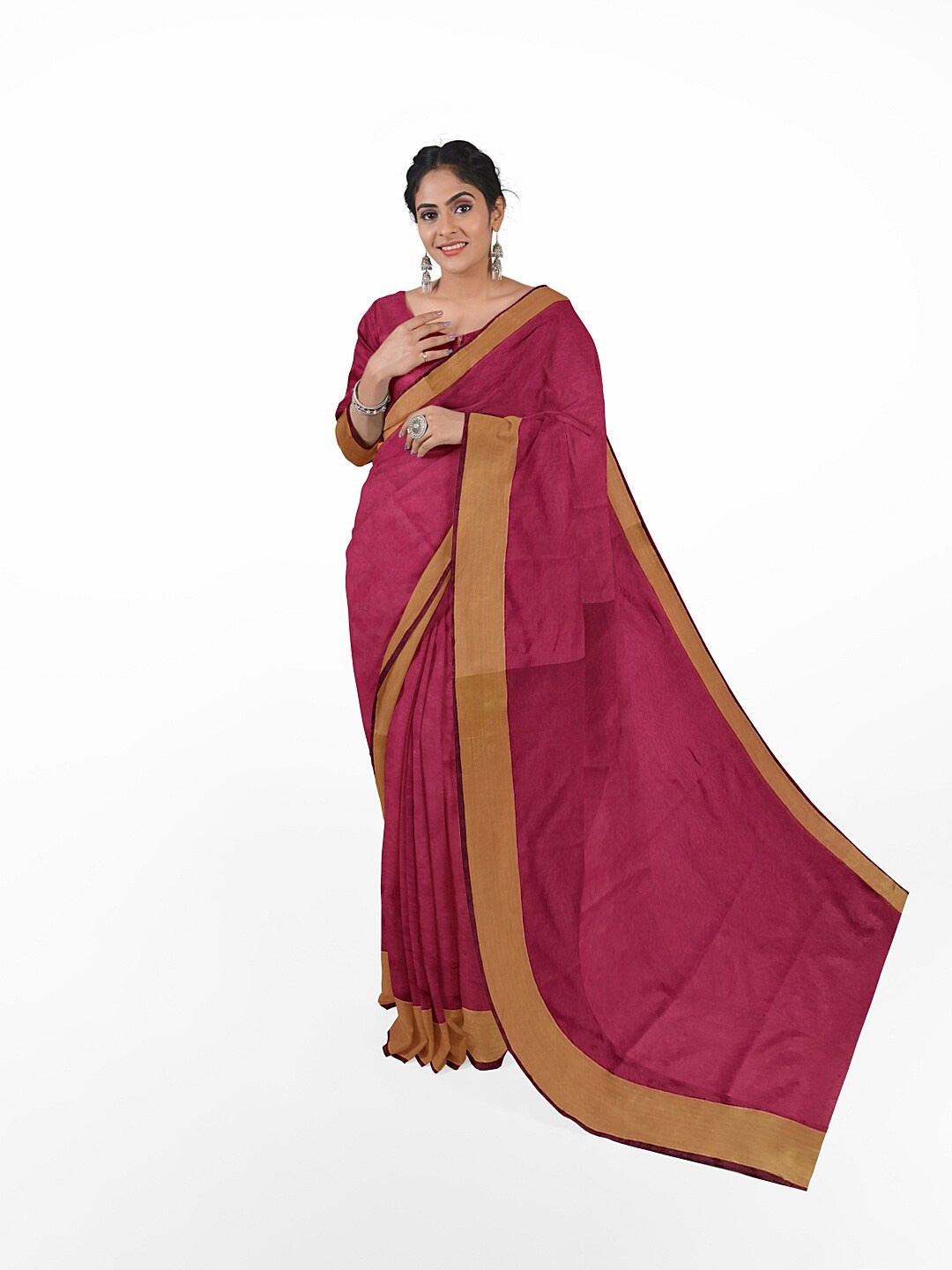 

SAADHVI Maroon & Gold-Toned Silk Cotton Sungudi Saree