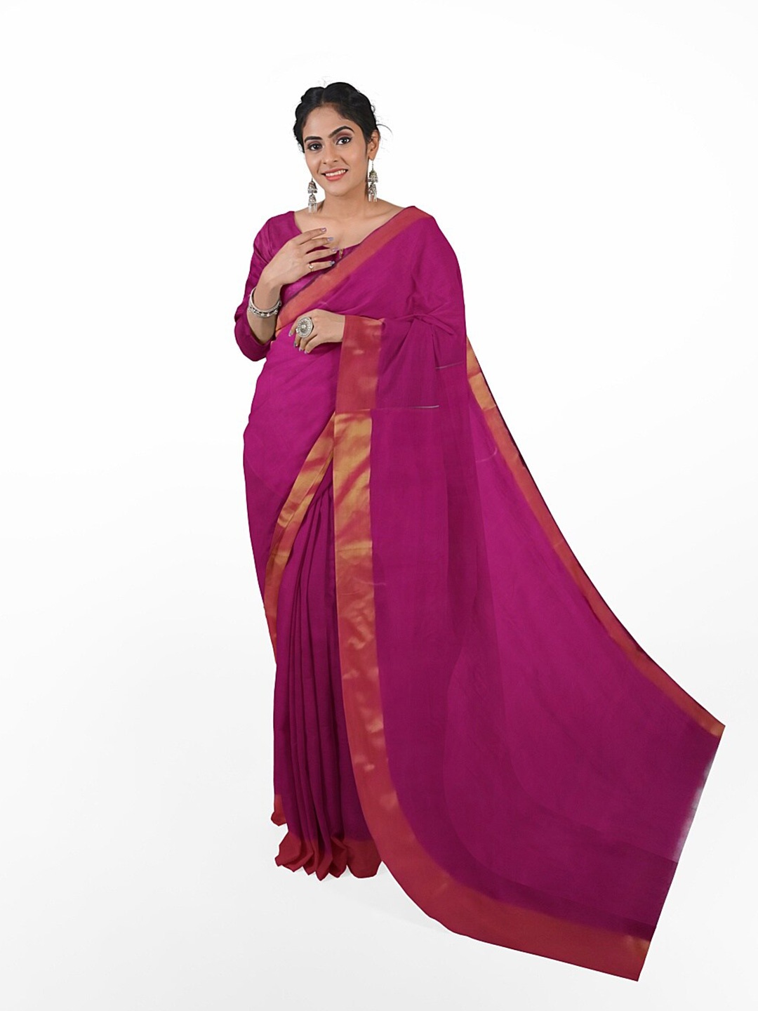 

SAADHVI Pink & Gold-Toned Silk Cotton Sungudi Saree