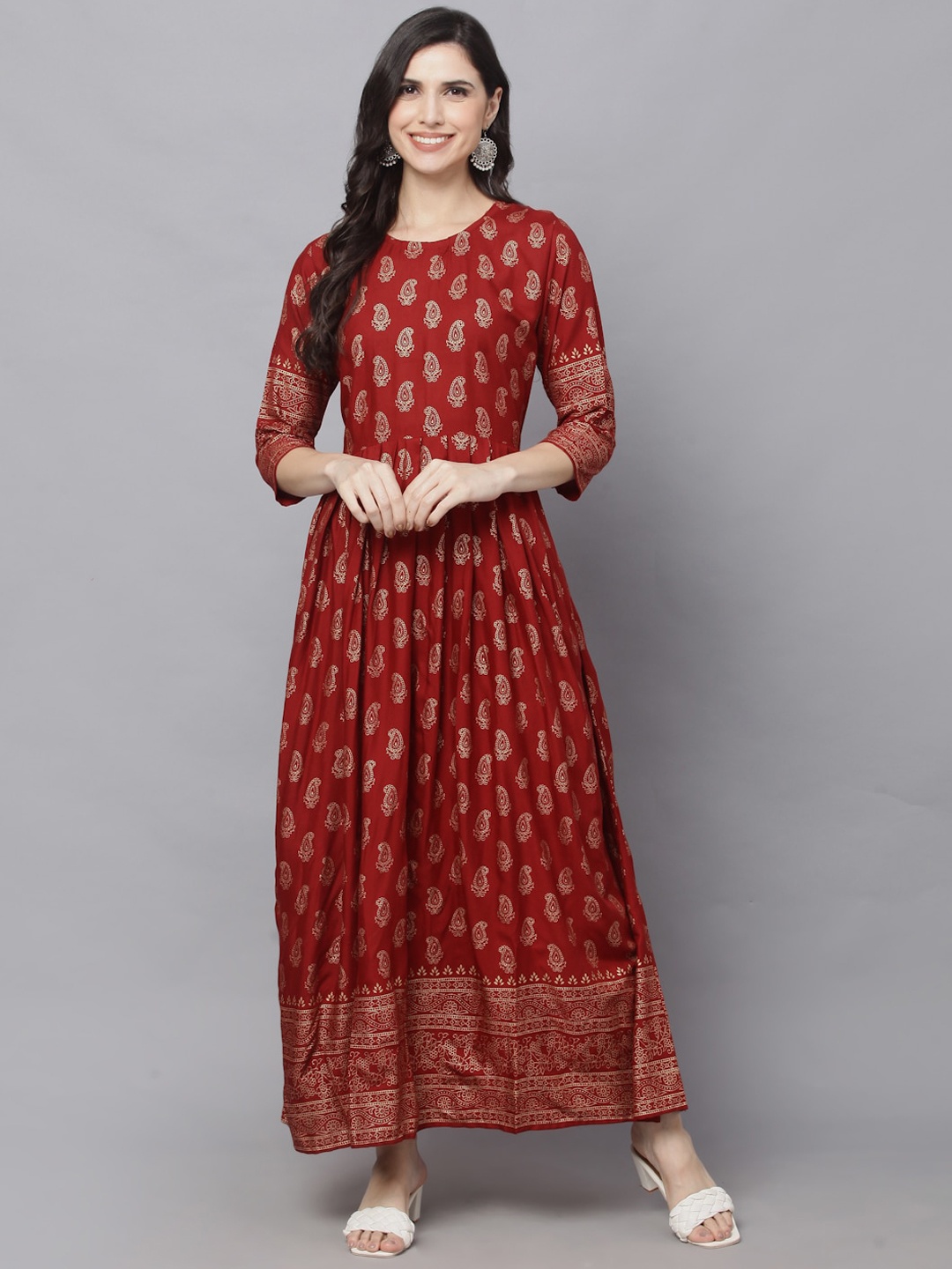 

SURHI Women Maroon Paisley Printed Anarkali Kurta