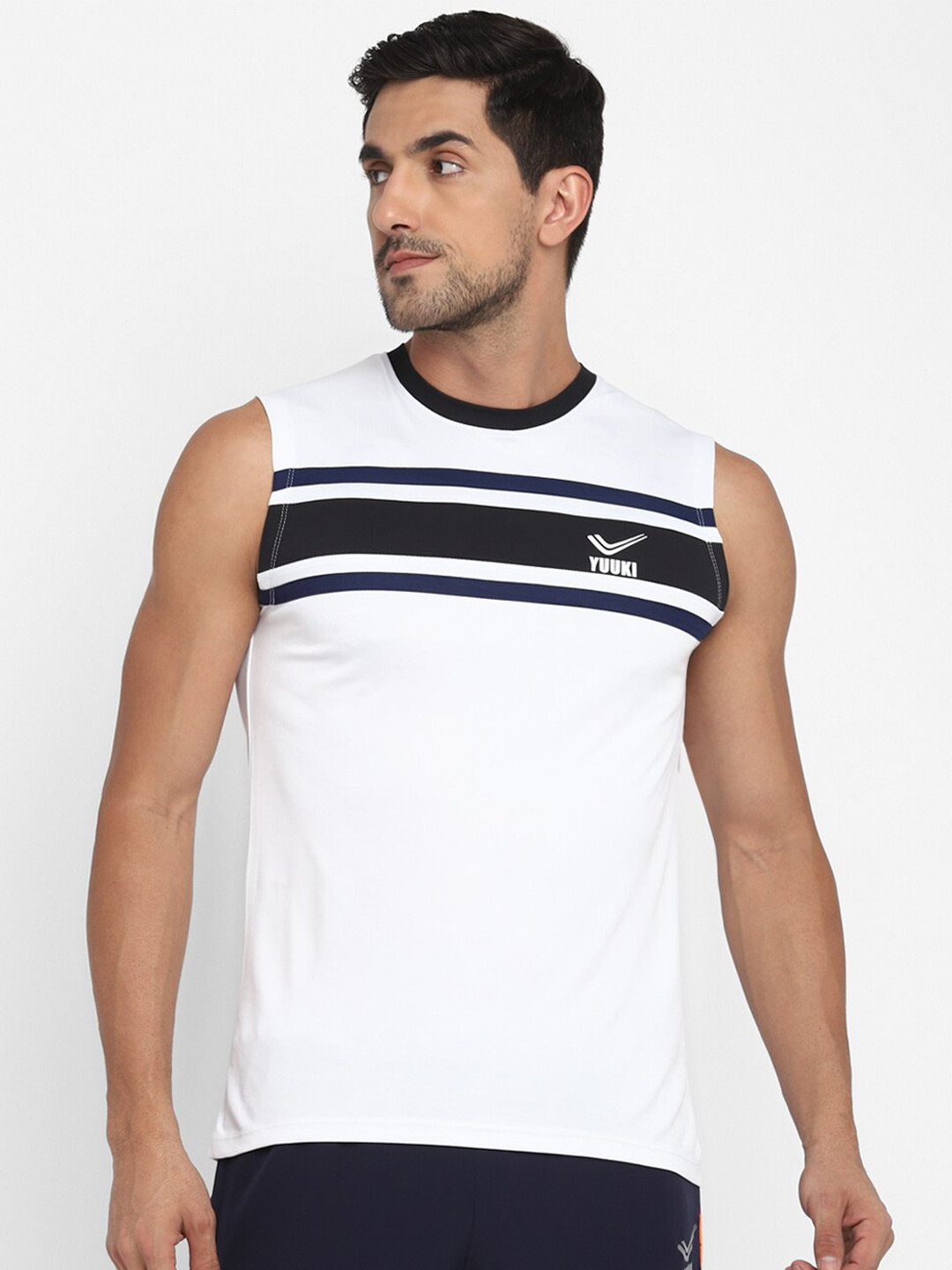 

Yuuki Men White & Navy Blue Rapid-Dry T-shirt