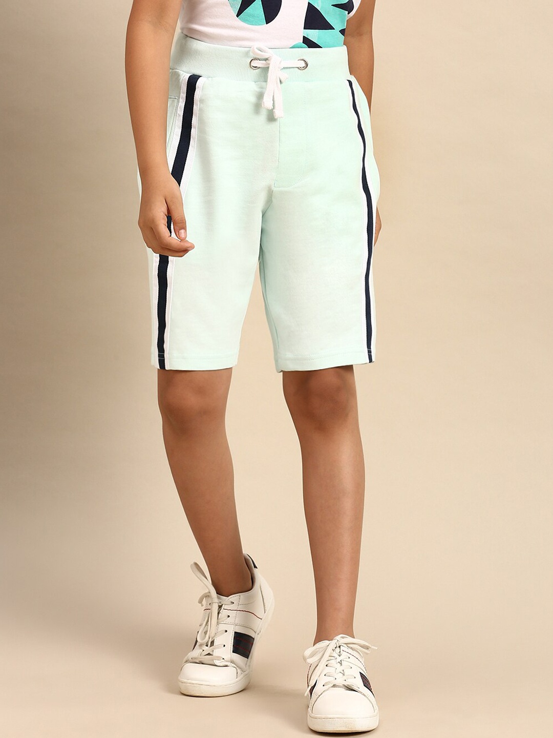 

PIPIN Boys Blue Solid Knee-Length Shorts