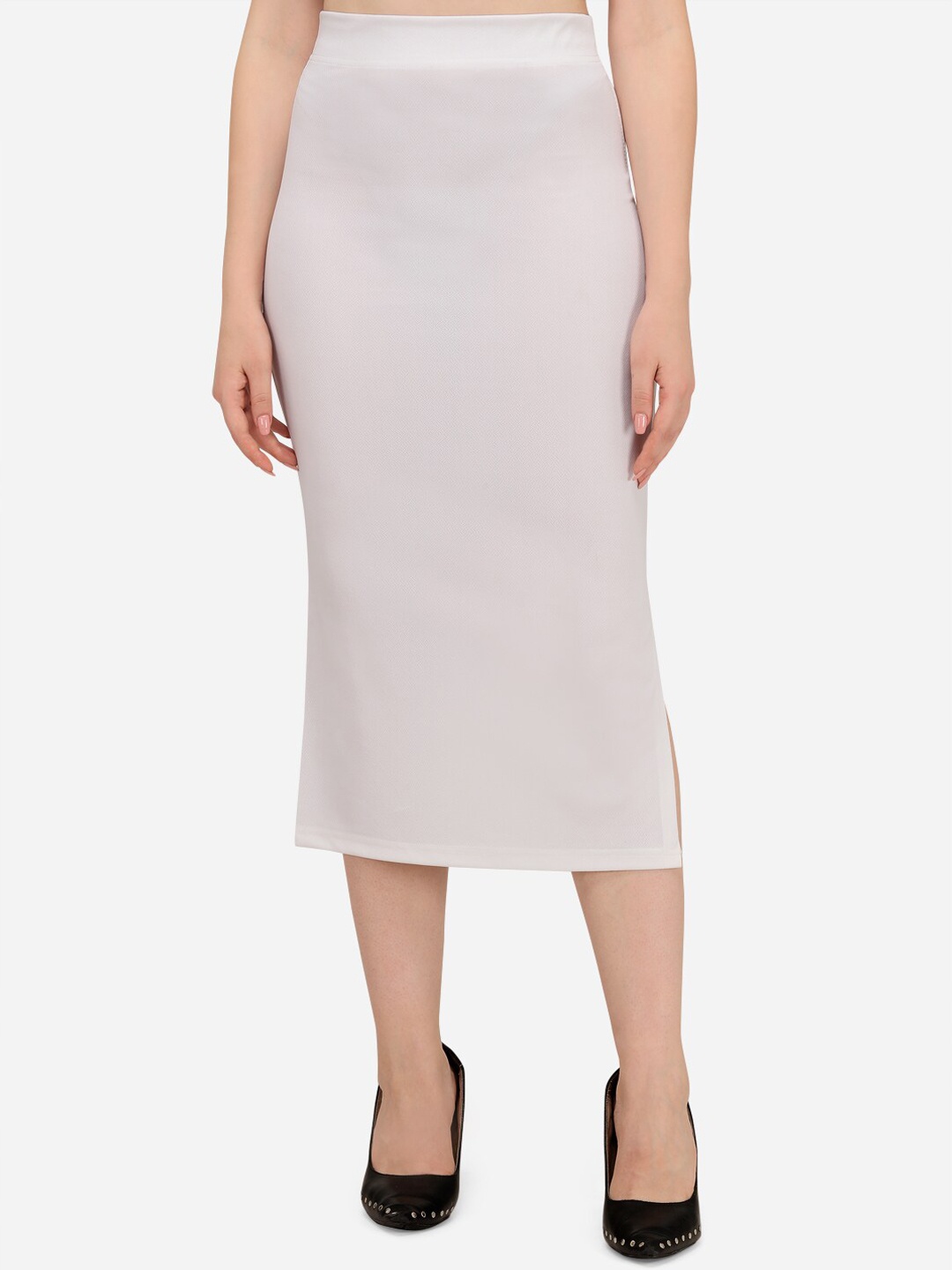 

Wedani Women White Solid Knitted Saree Shapewear