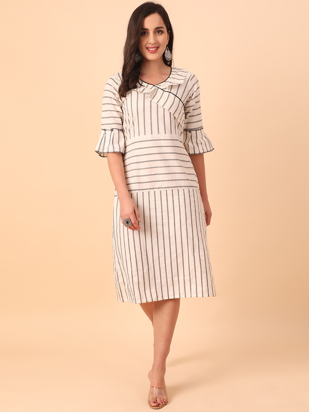 

Youthnic Women White Striped Straight Kurta