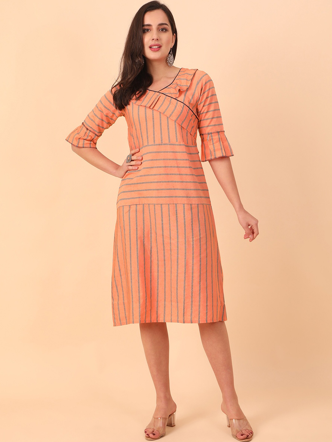 

Youthnic Women Orange Striped Straight Kurta