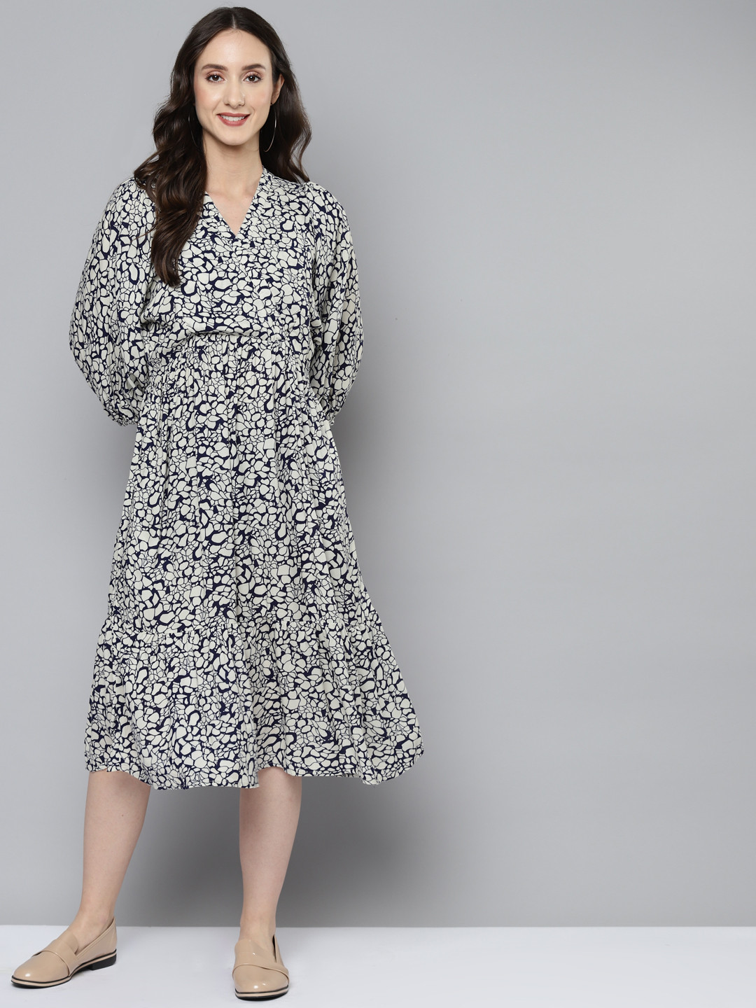 

Femella Navy Blue & White Printed Pure Cotton Tiered Midi Dress