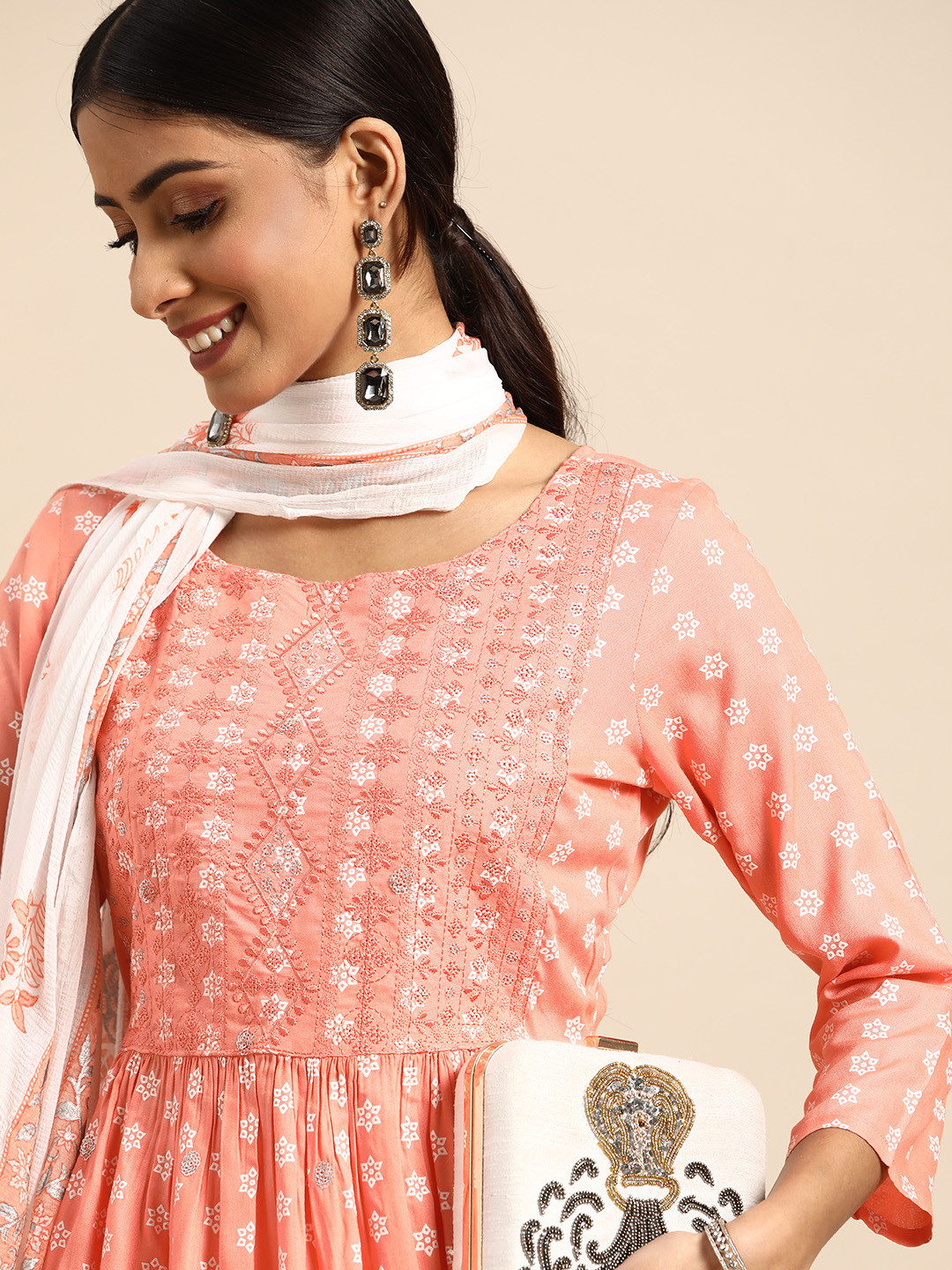

Sangria Women Peach-Coloured Ethnic Motifs Printed Kurta with Palazzos & Dupatta