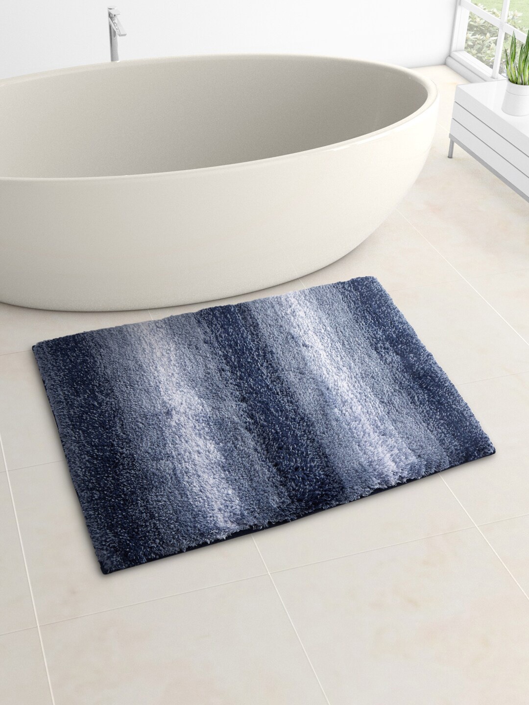 

Living scapes by Pantaloons Navy Blue & White Printed 1800 GSM Bath Rugs