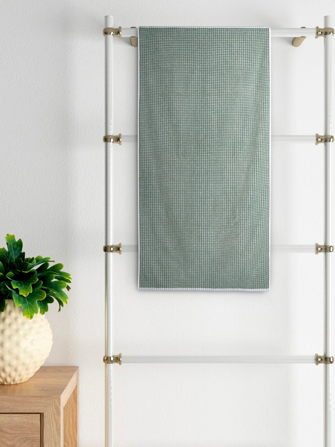 

Living scapes by Pantaloons Green Printed Cotton 520 GSM Cotton Bath Towels
