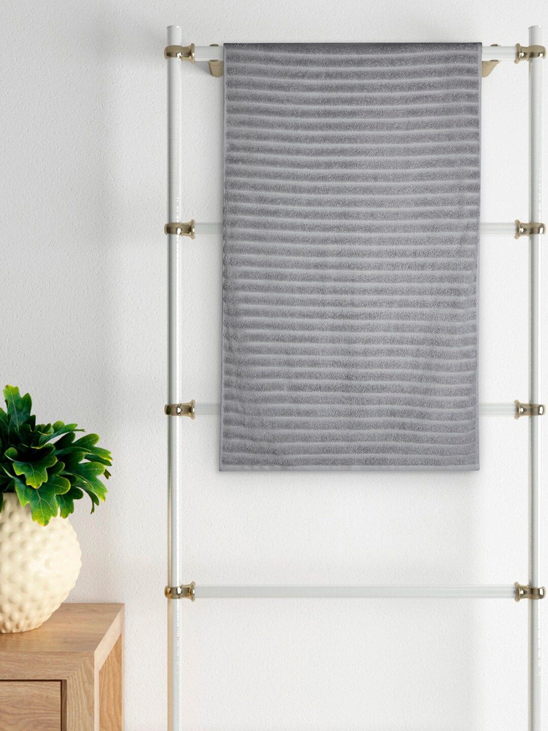 

Living scapes by Pantaloons Grey Striped 520 GSM Cotton Bath Towels