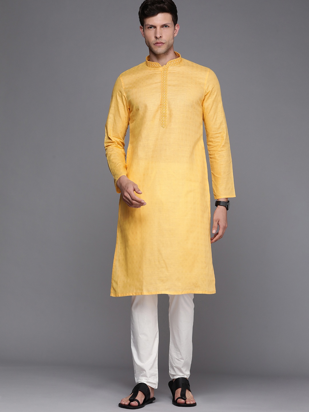 

Manyavar Men Yellow & White Solid Pure Cotton Kurta with Pyjamas