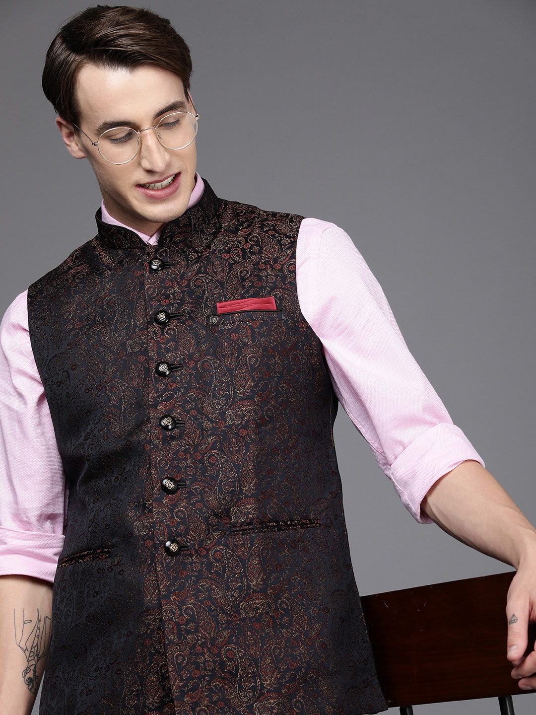 

Manyavar Men Black Ethnic Motifs Woven Design Nehru Jacket