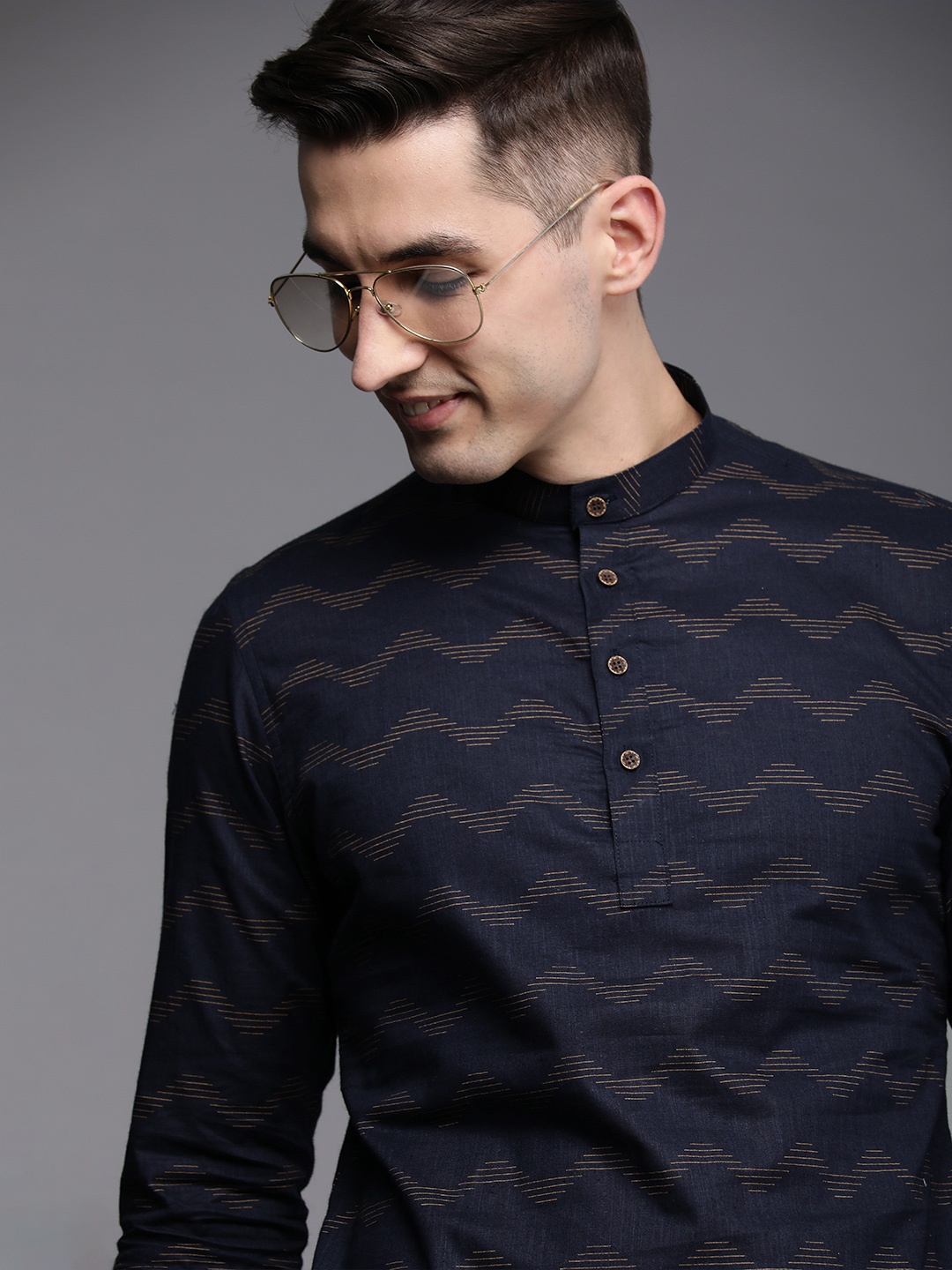 

Manyavar Men Navy Blue Chevron Printed Short Kurta